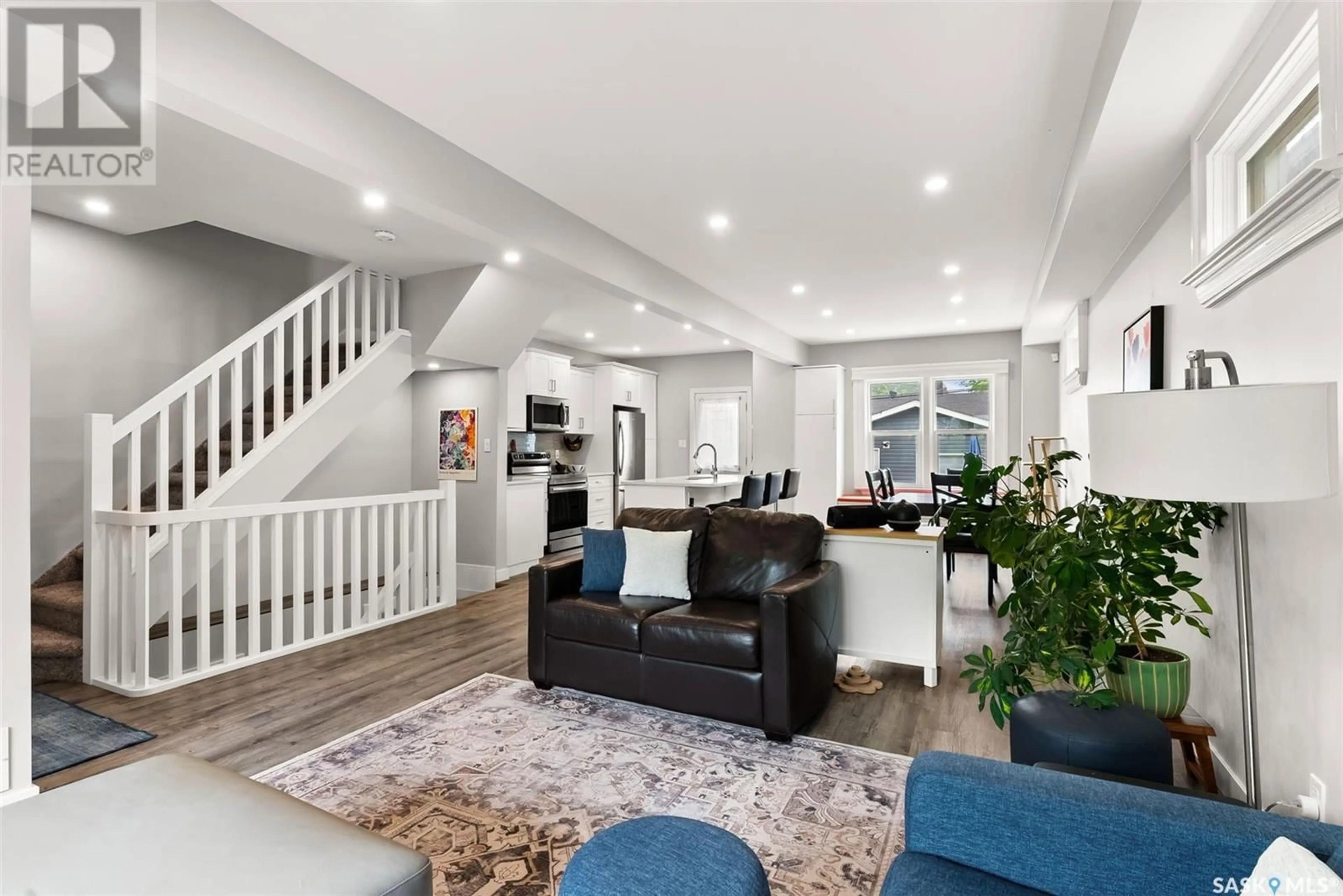 Living room with furniture, unknown for 3809 VICTORIA AVENUE, Regina Saskatchewan S4T1M6