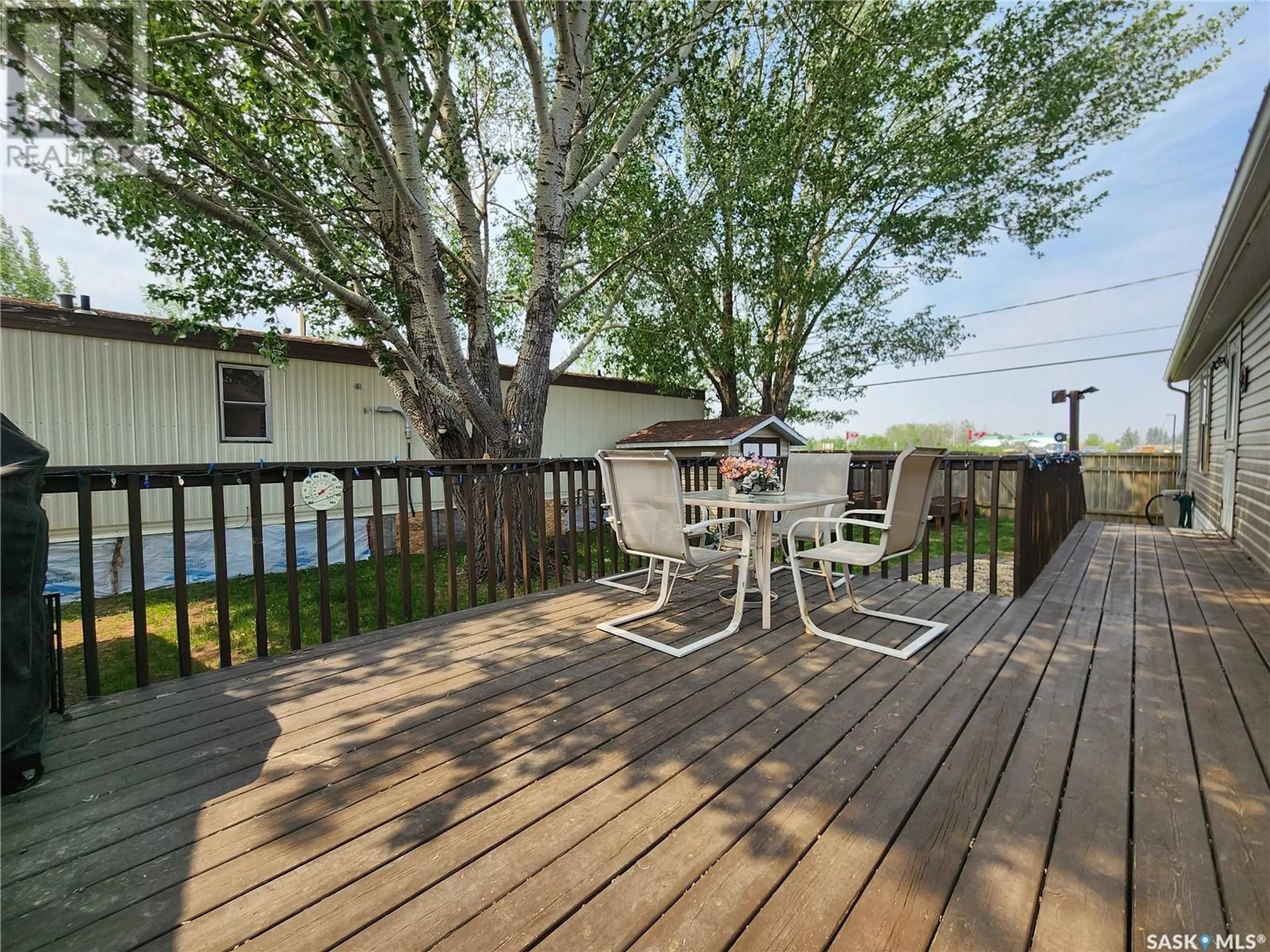Patio, street for 8 555 DIELSCHNEIDER ROAD, Melville Saskatchewan S0A2P0