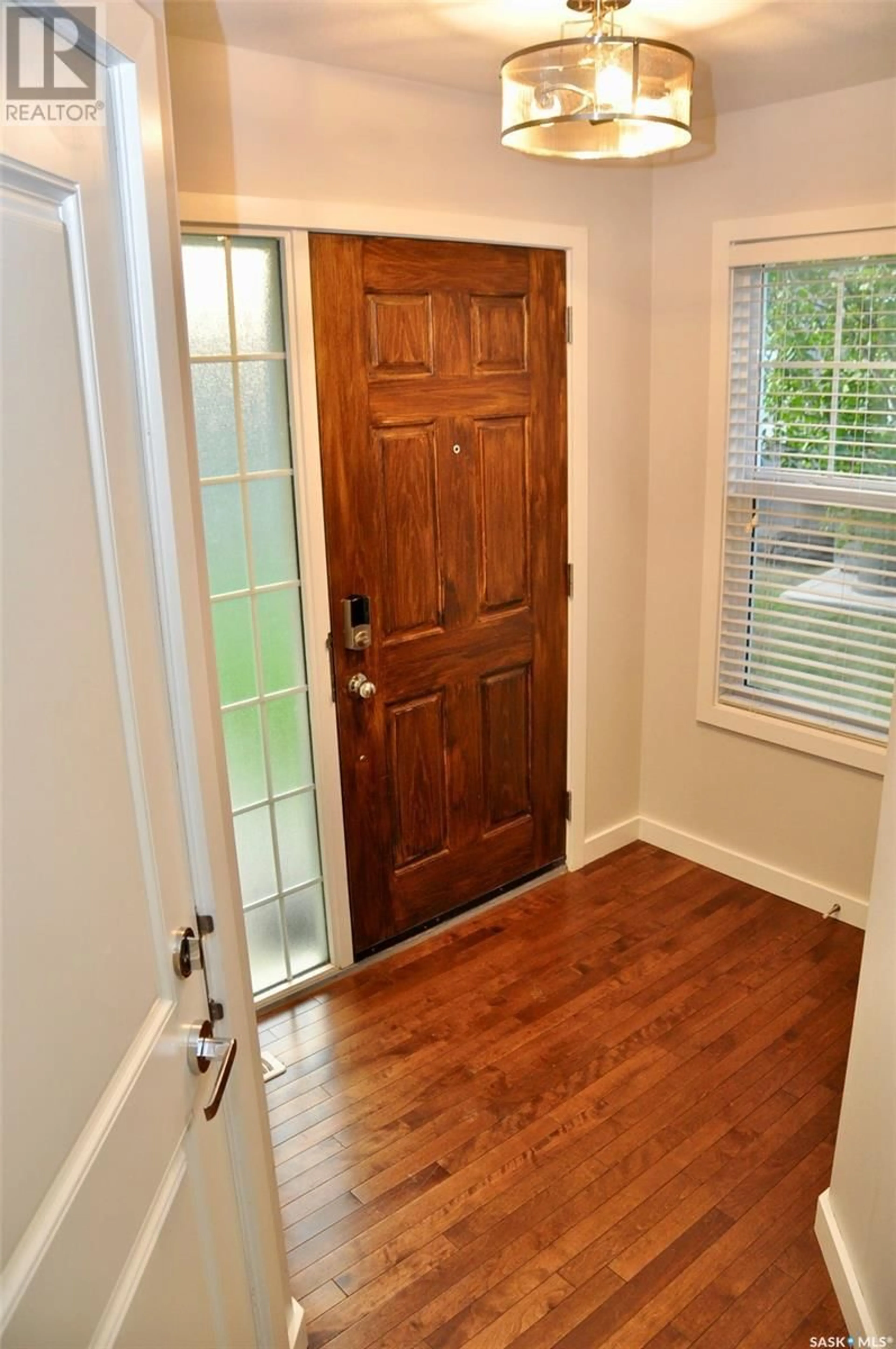 Indoor entryway for 305 - 1303 PATON CRESCENT, Saskatoon Saskatchewan S7W0P6