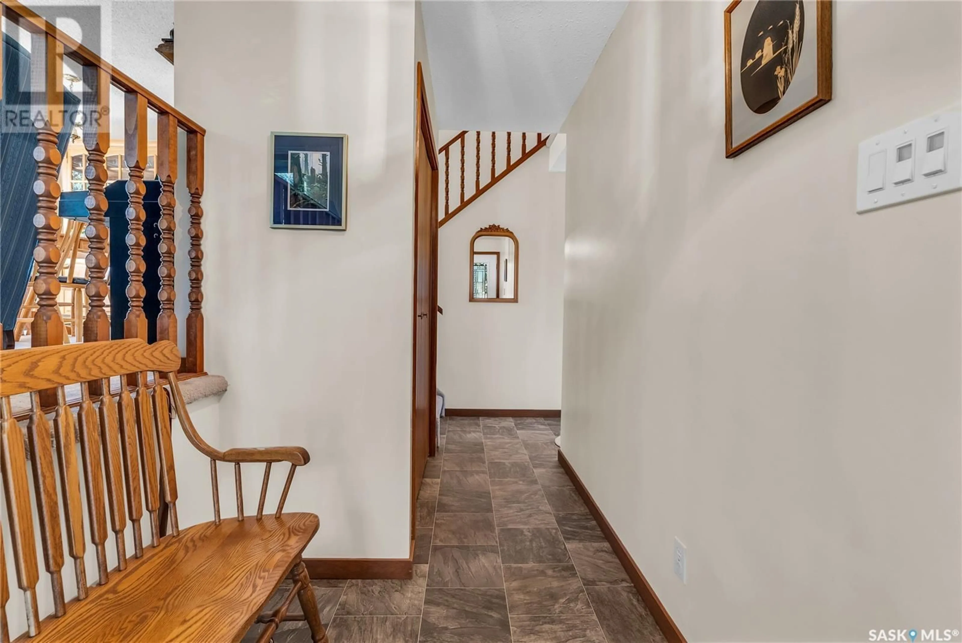 Indoor foyer for 221 RIVERBEND CRESCENT, Battleford Saskatchewan S0M0E0
