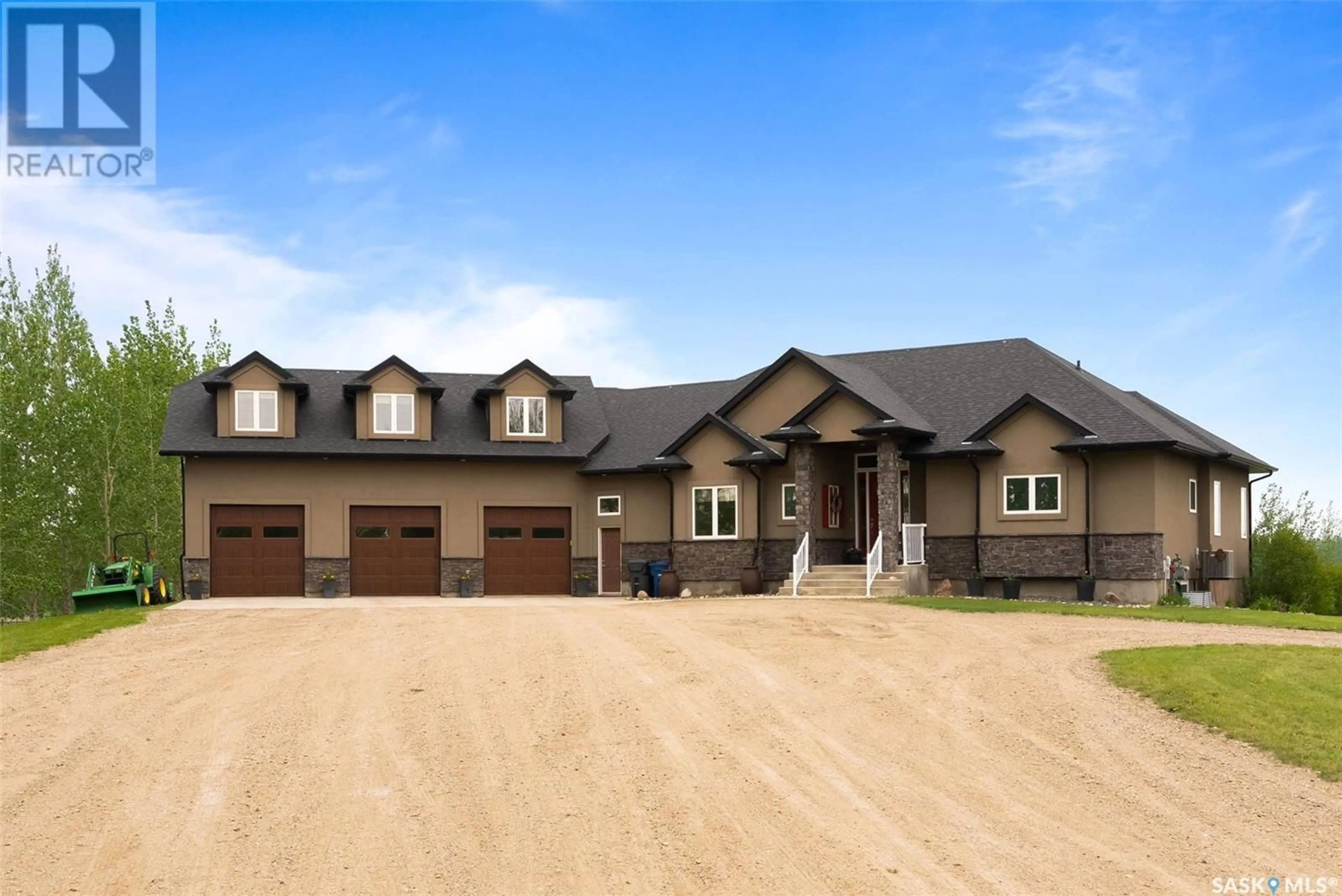 Unknown for 113 ROCK POINTE CRESCENT, Pilot Butte Saskatchewan S0G3Z0