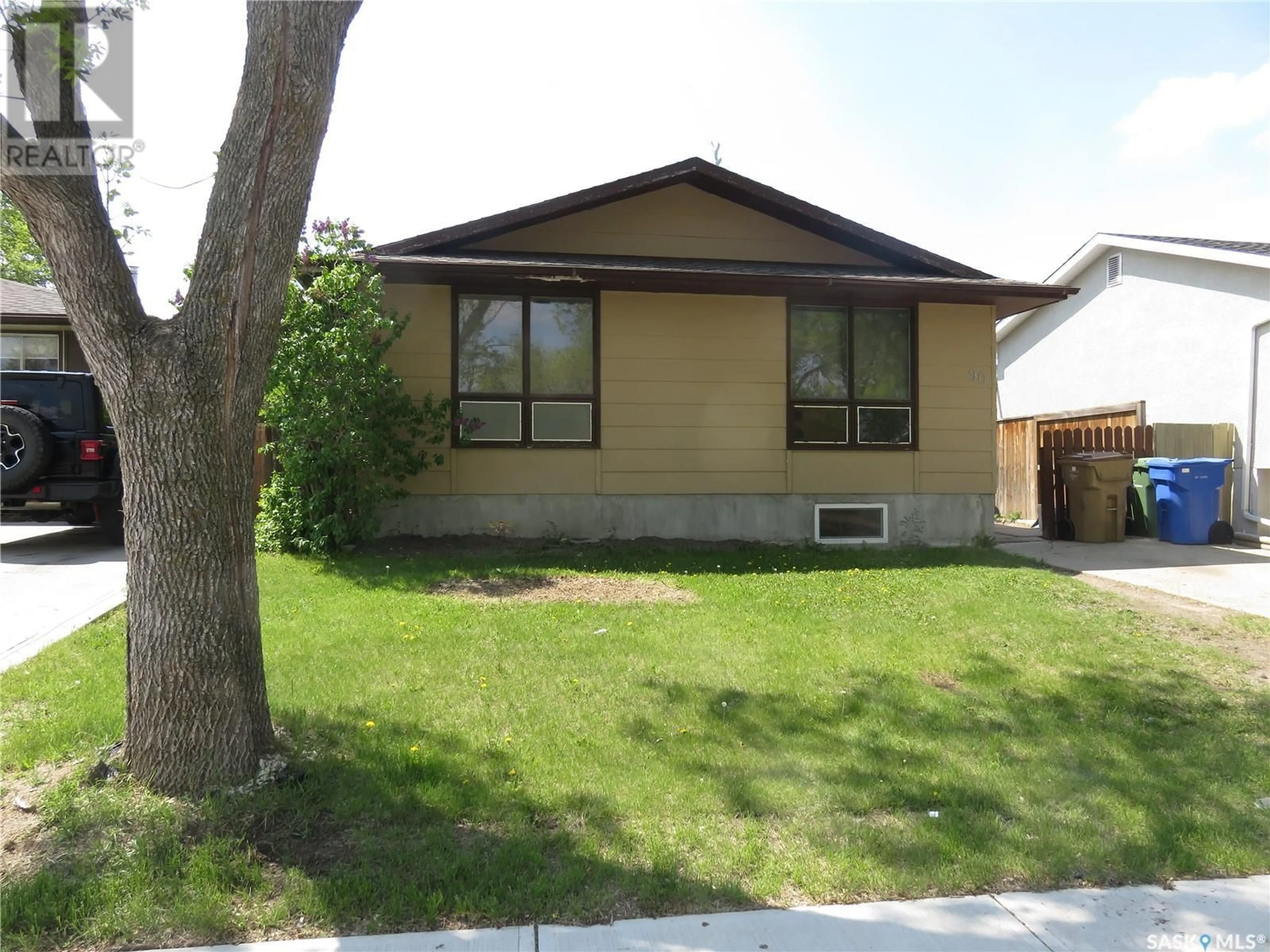 Home with vinyl exterior material, street for 90 TURNER CRESCENT, Regina Saskatchewan S4N4P6