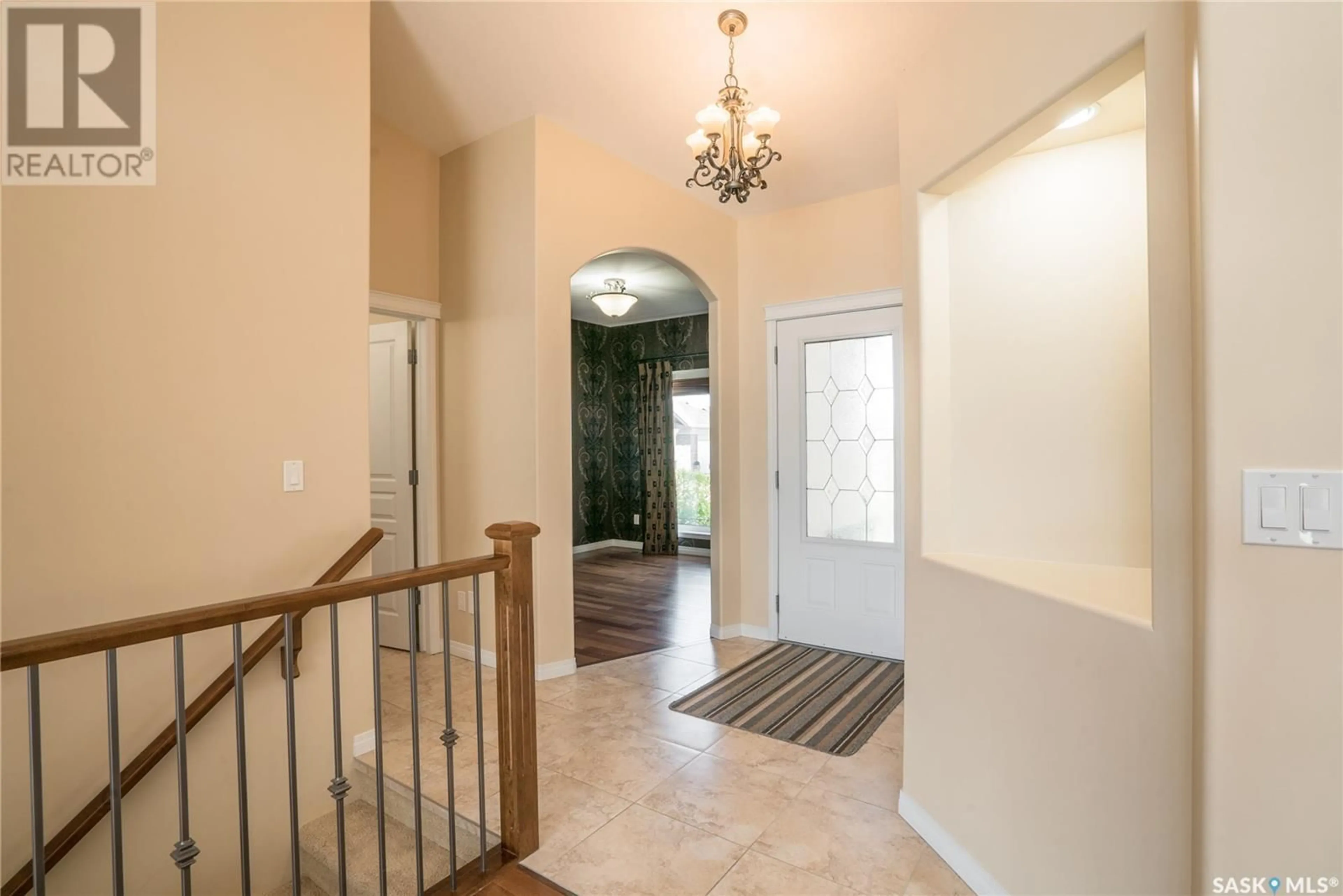 Indoor entryway for 128 201 CARTWRIGHT TERRACE, Saskatoon Saskatchewan S7T0A4