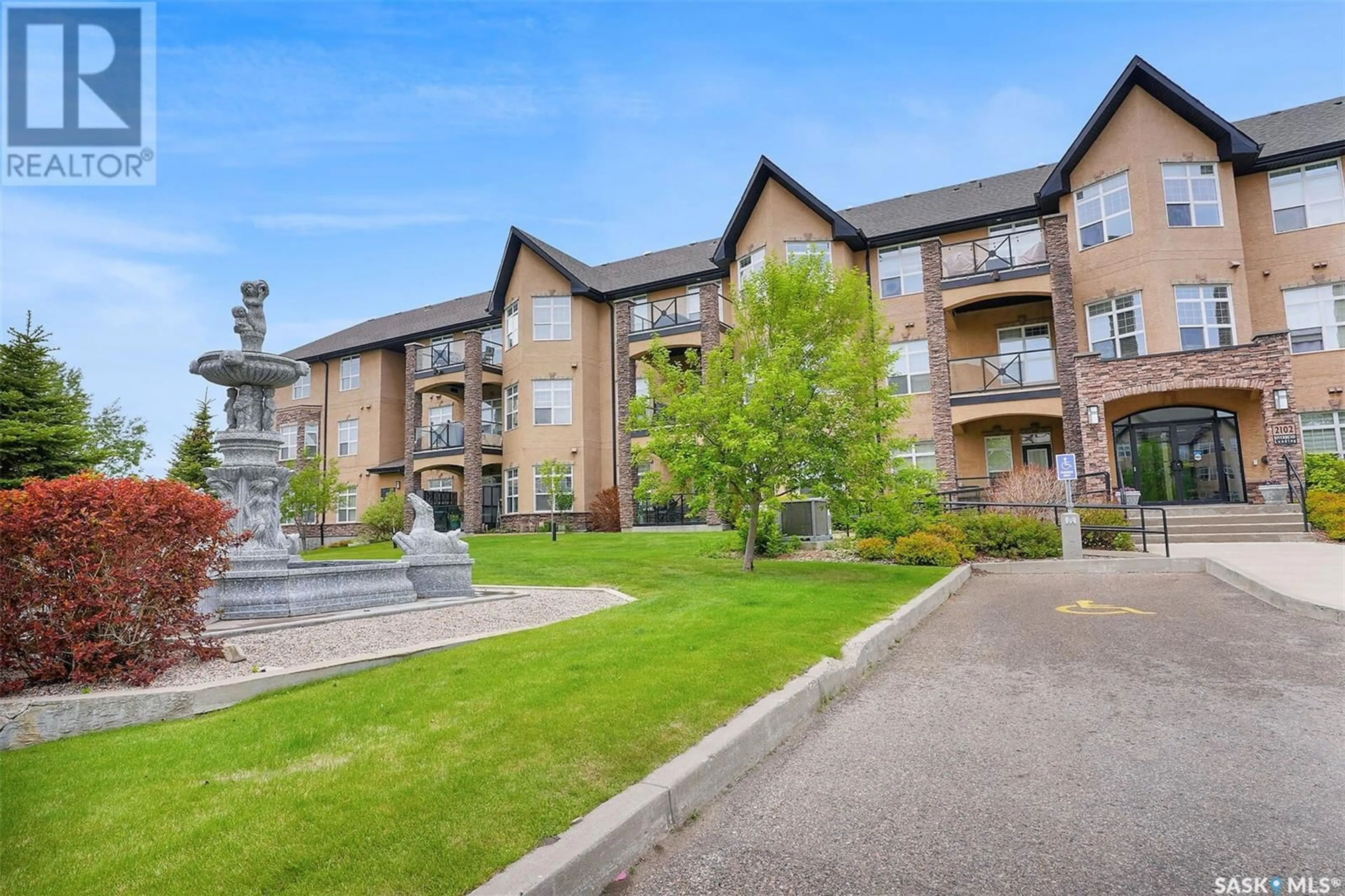 A pic from outside/outdoor area/front of a property/back of a property/a pic from drone, building for 105 - 2102 HESELTINE ROAD, Regina Saskatchewan S4V1K9