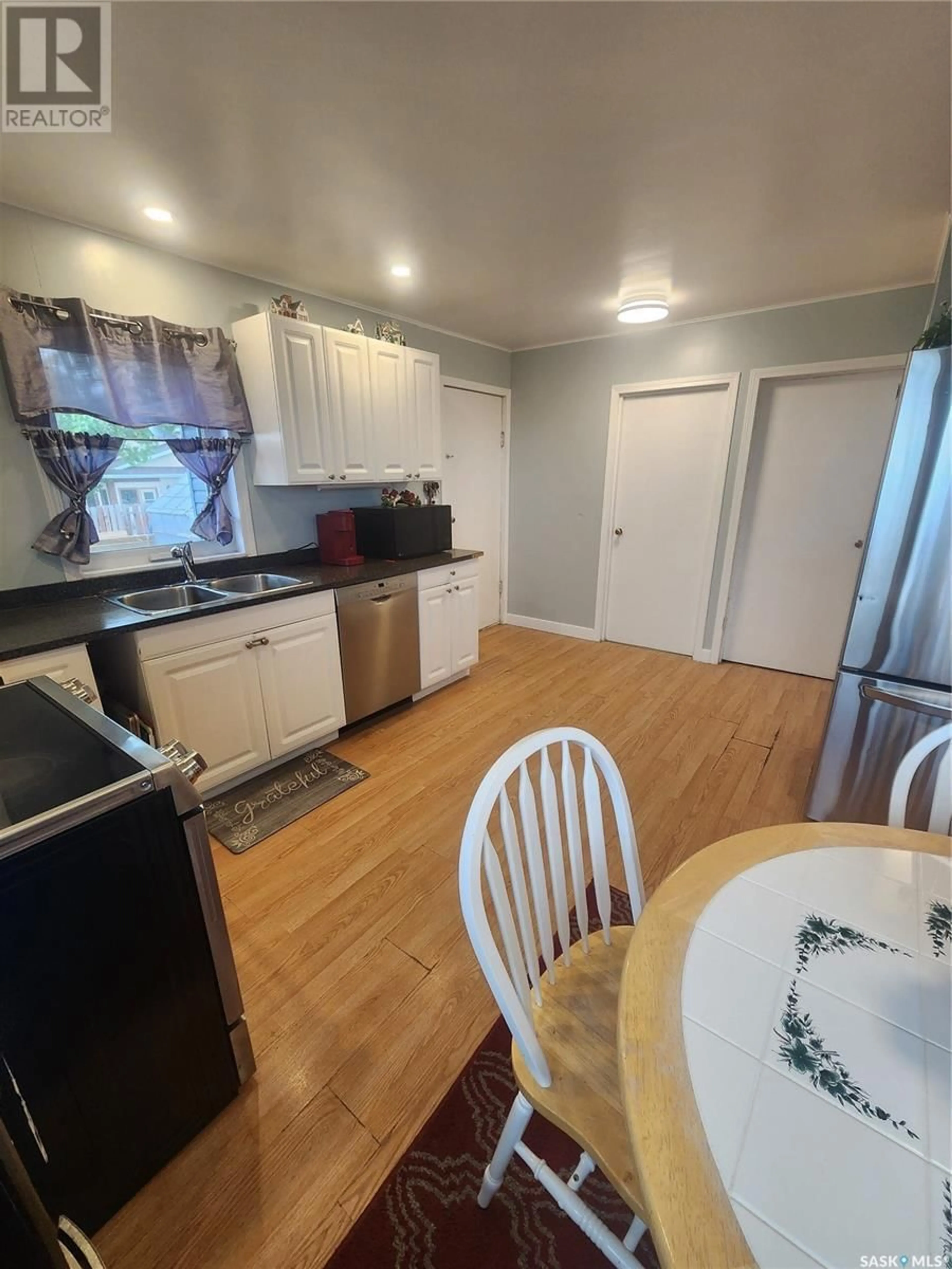 Standard kitchen, wood/laminate floor for 101 CENTRE STREET, Frontier Saskatchewan S0N0W0