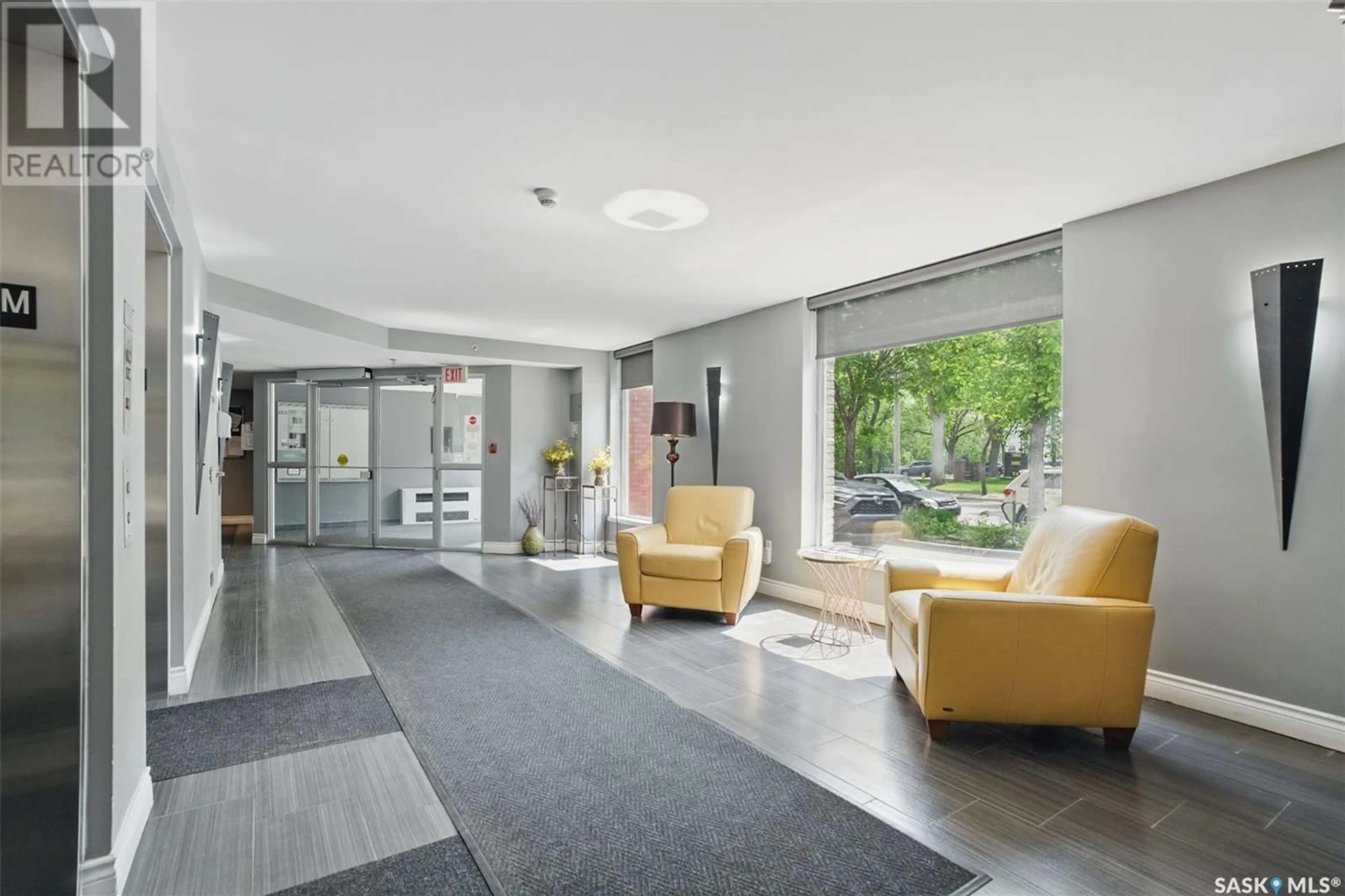 Lobby for 902 - 1006 SPADINA CRESCENT, Saskatoon Saskatchewan S7K0G8
