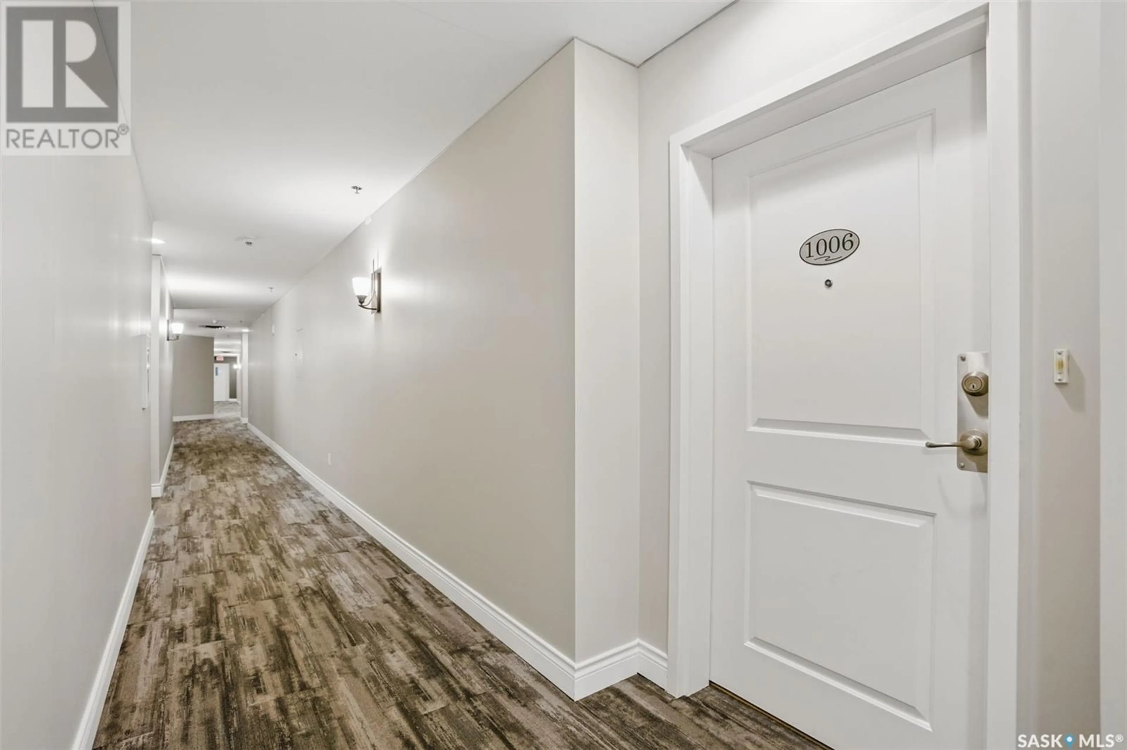 Indoor entryway for 902 - 1006 SPADINA CRESCENT, Saskatoon Saskatchewan S7K0G8