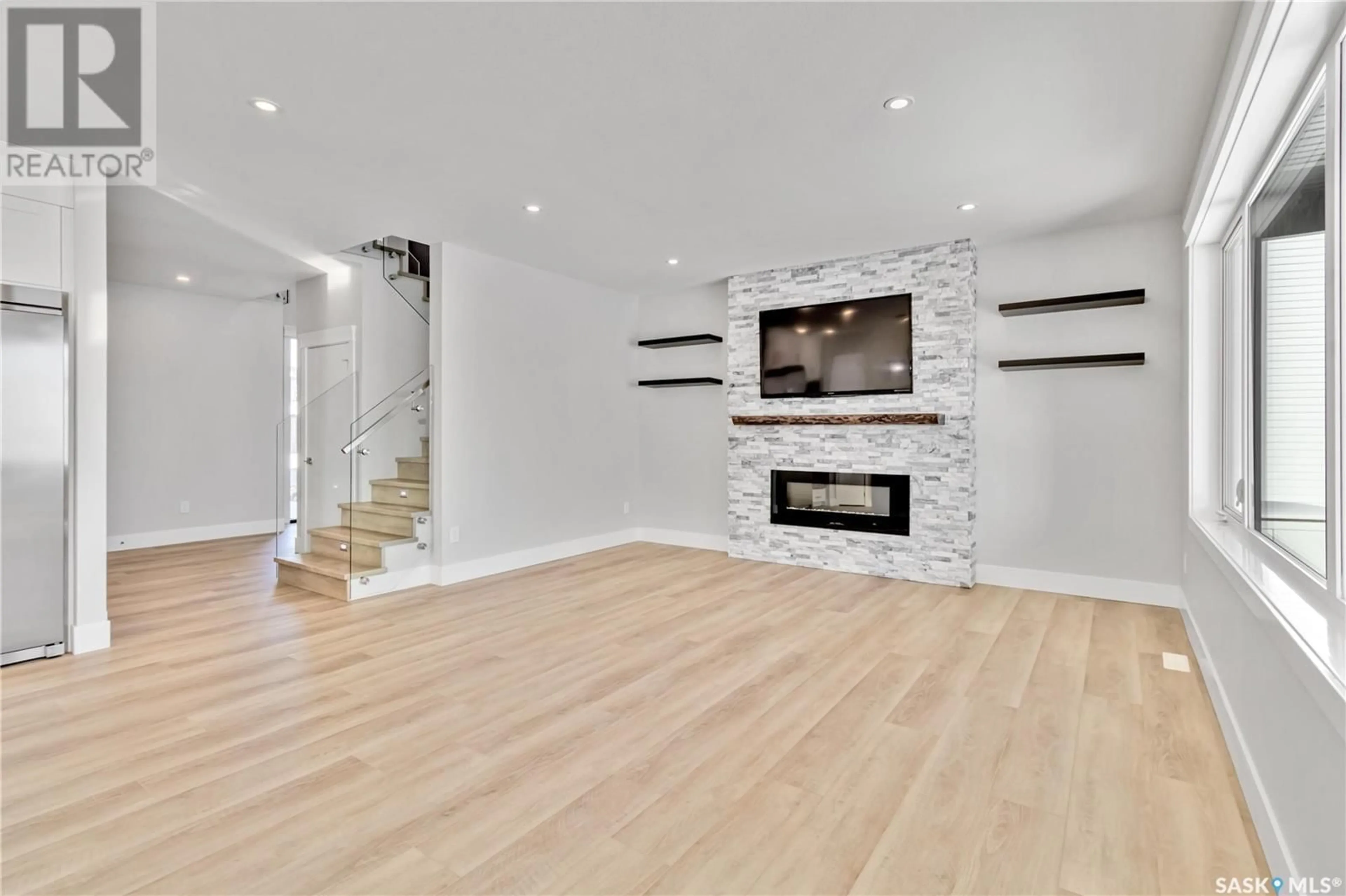 Unknown for 331 WOOLF BAY, Saskatoon Saskatchewan S7W1E5