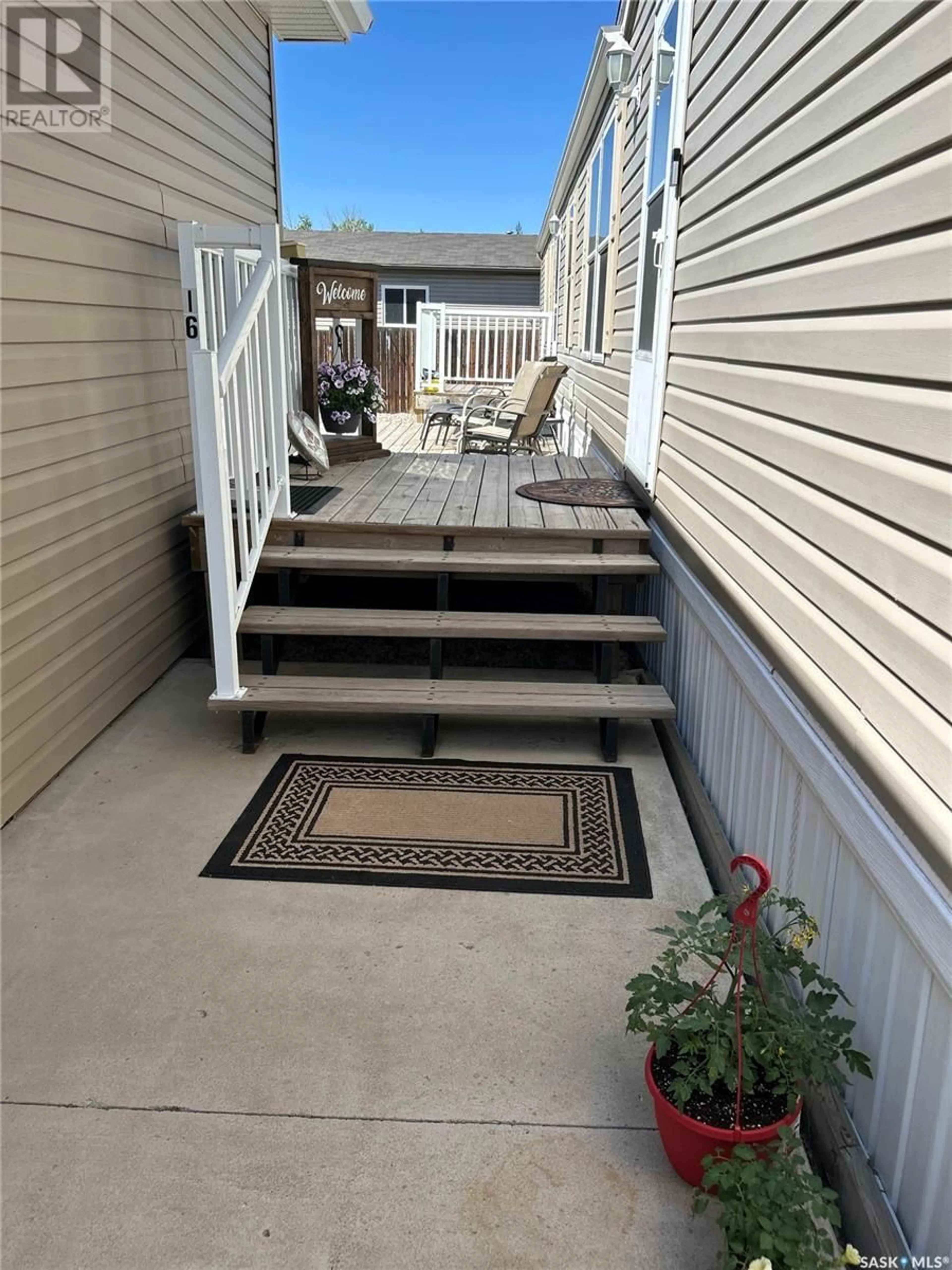 Patio, street for 1455 9TH AVENUE, Moose Jaw Saskatchewan S6J1C6
