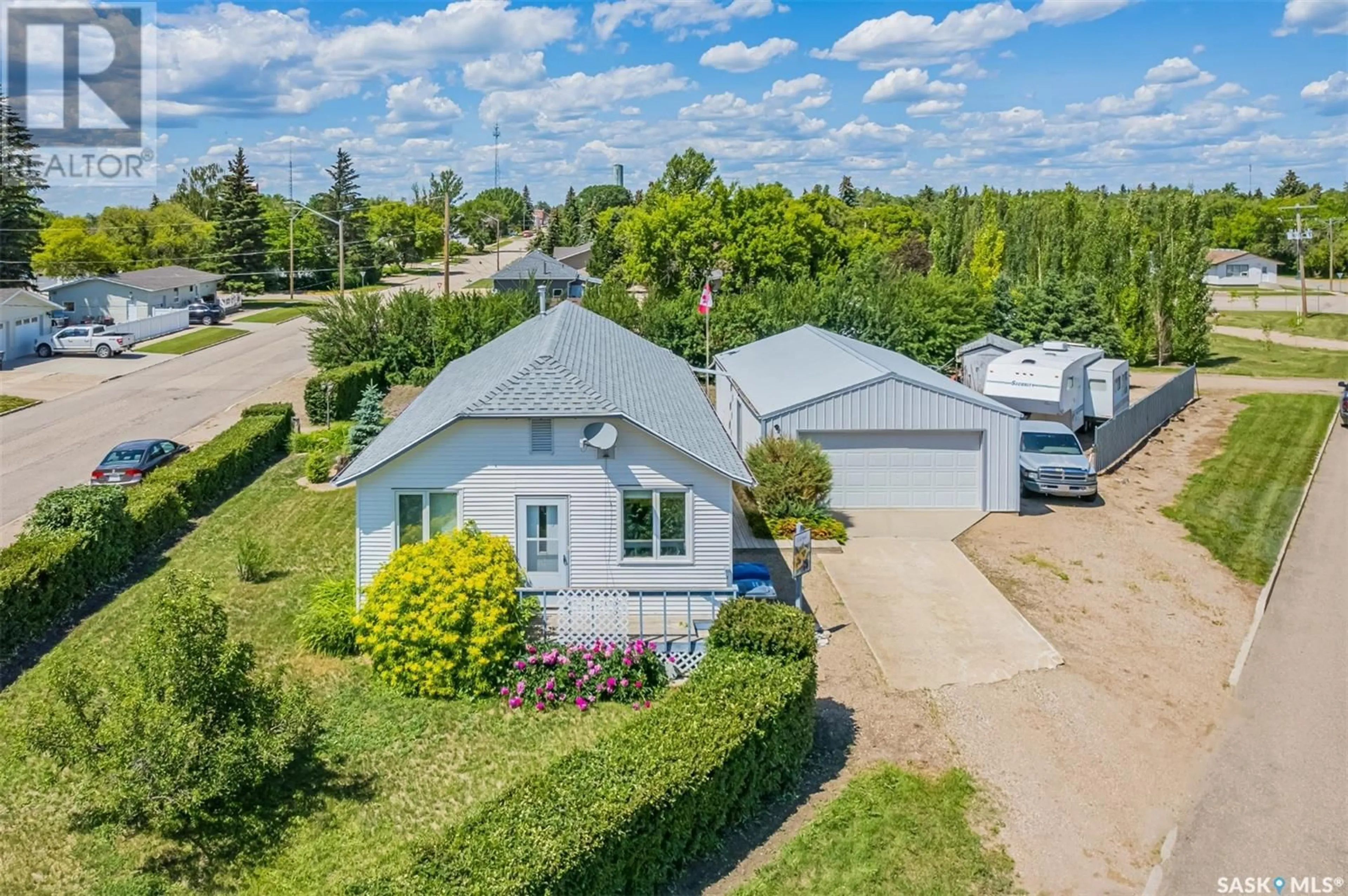A pic from outside/outdoor area/front of a property/back of a property/a pic from drone, street for 201 GOVERNMENT ROAD, Davidson Saskatchewan S0G1A0