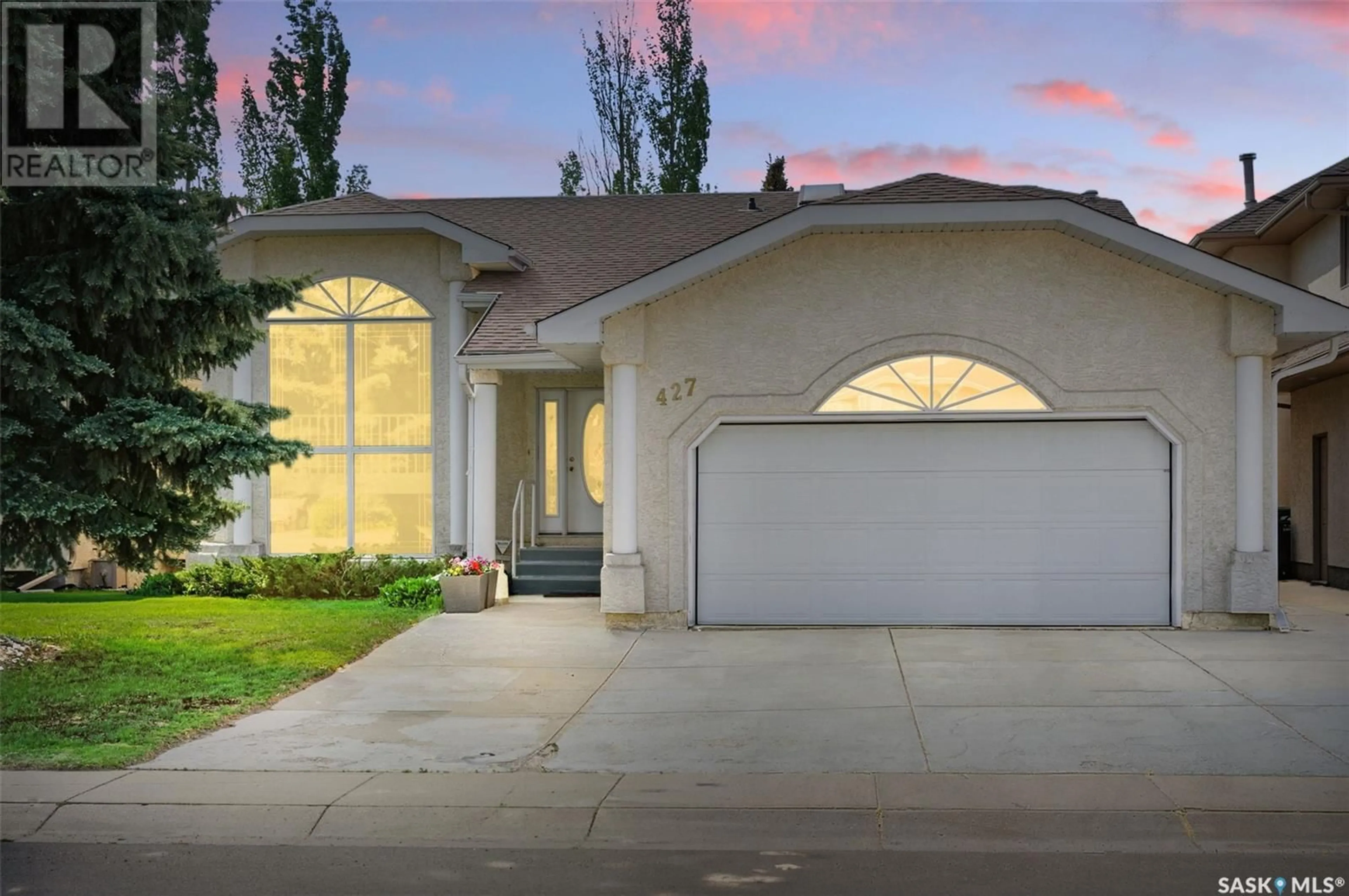 Home with vinyl exterior material, street for 427 BLACKSHIRE CRESCENT, Saskatoon Saskatchewan S7V1B4