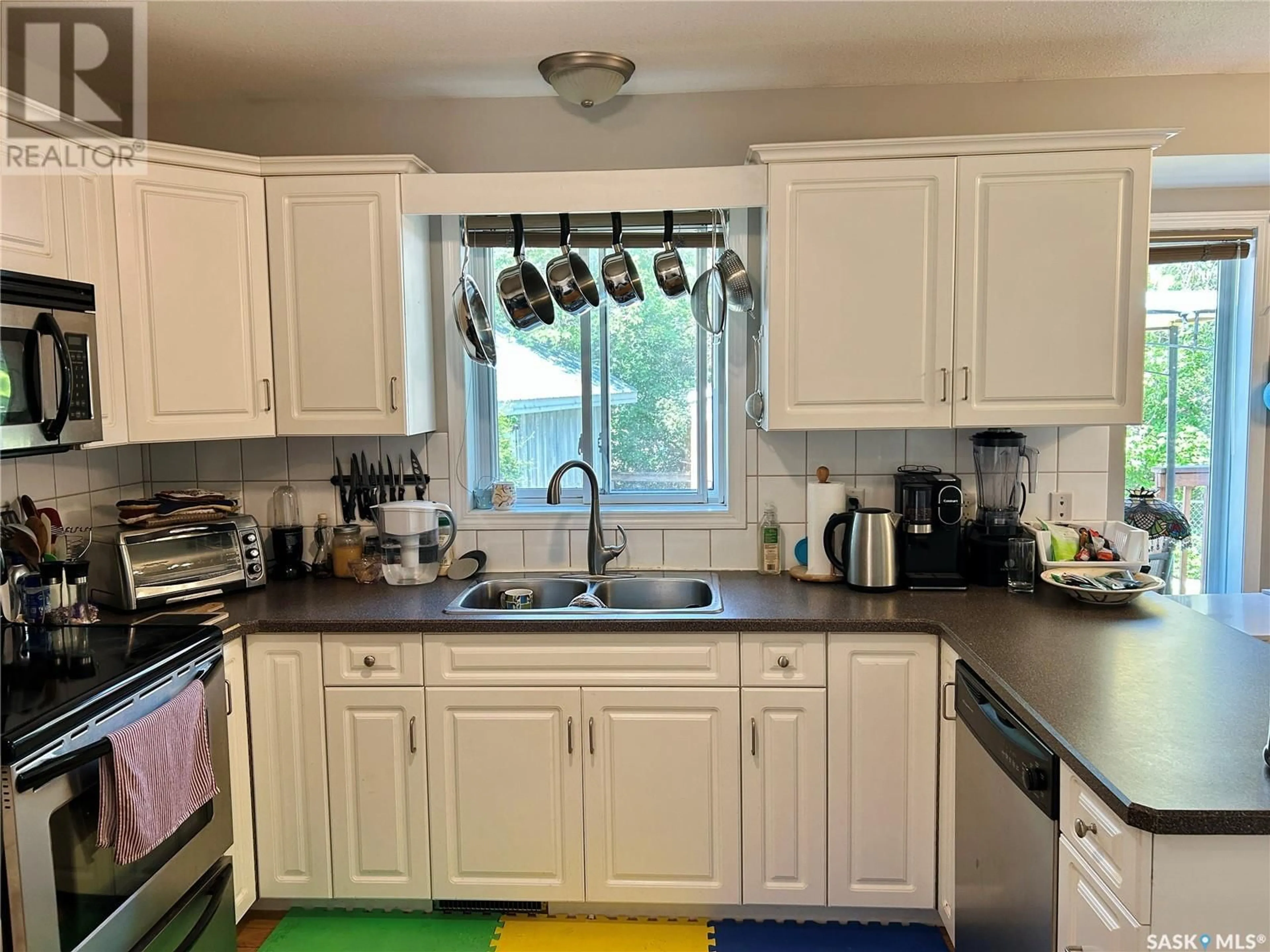 Standard kitchen, unknown for 3005 2ND AVENUE, Waldheim Saskatchewan S0K4R0
