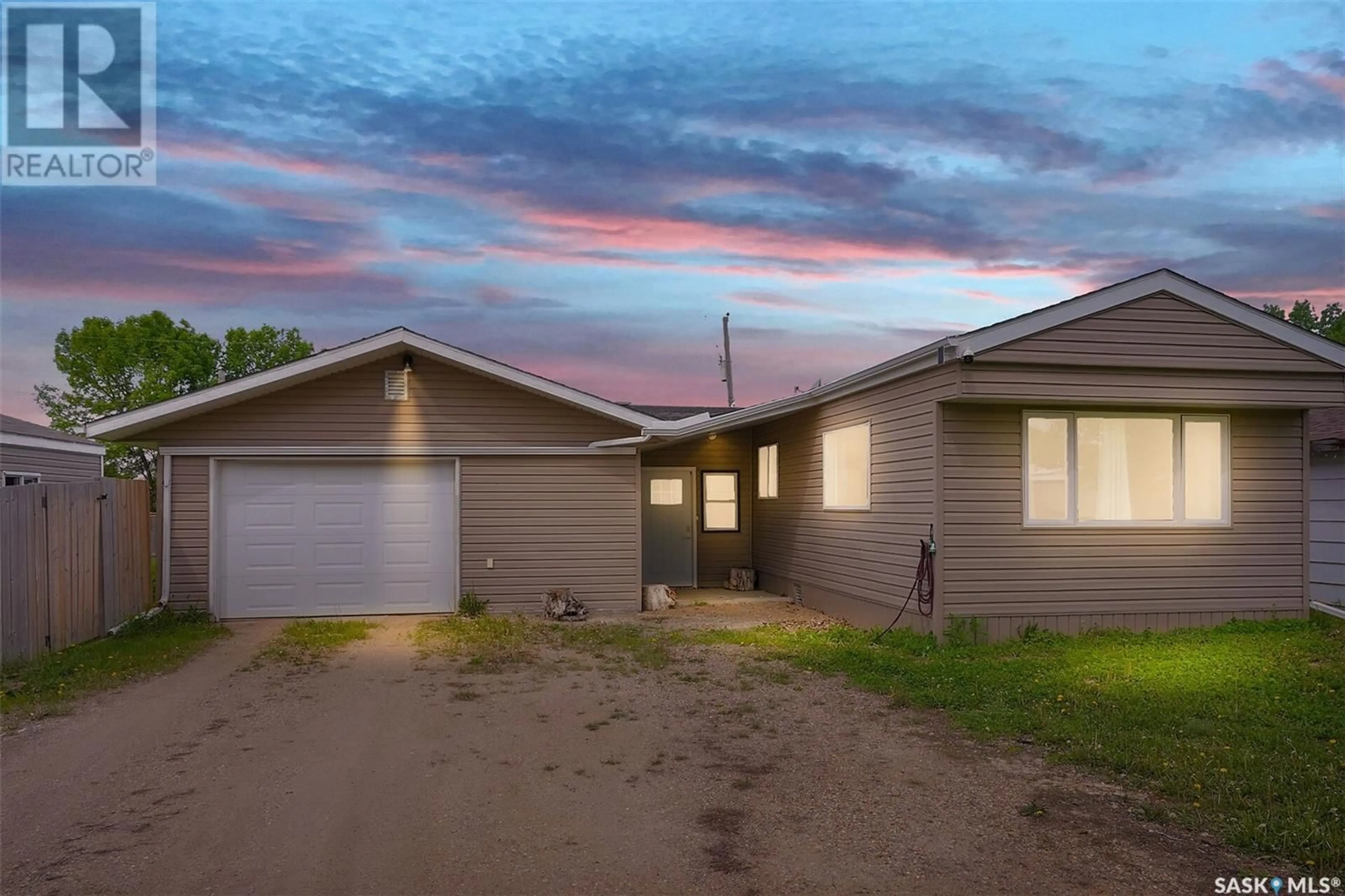 Home with vinyl exterior material, street for 109 WETMORE STREET, Rouleau Saskatchewan S0G4H0