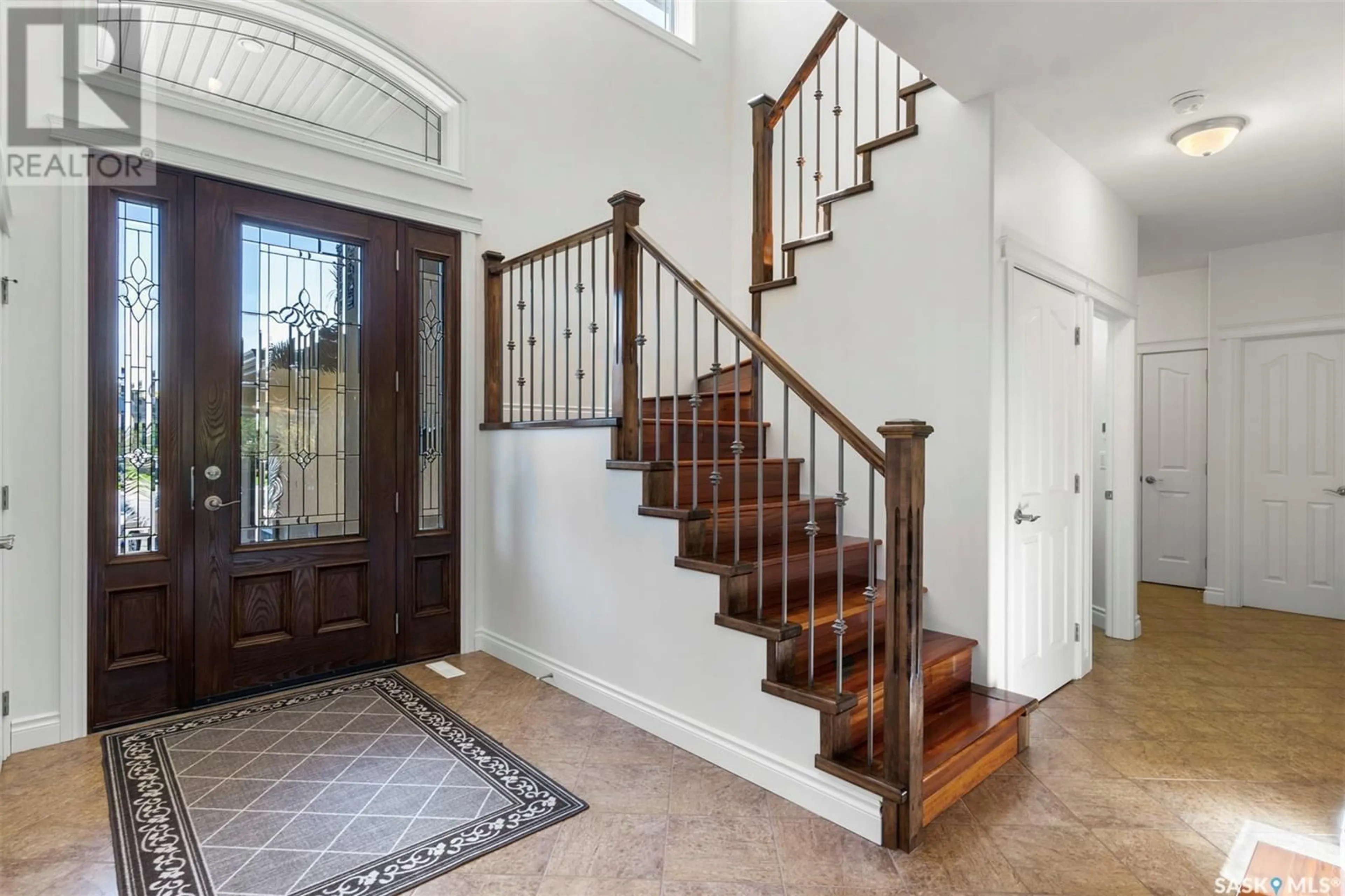 Indoor entryway for 1530 POHORECKY COURT, Saskatoon Saskatchewan S7S1N1