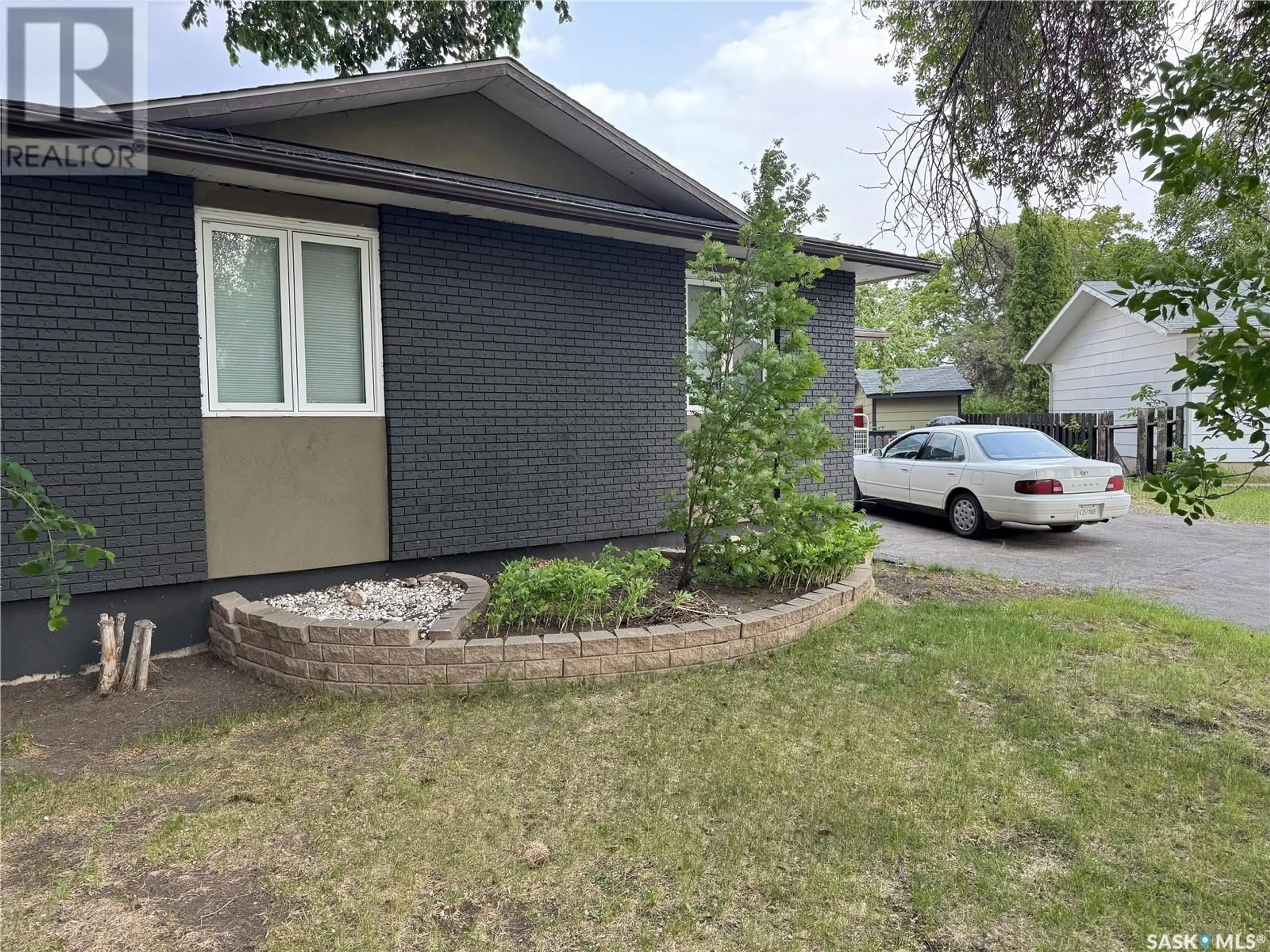 Unknown for 19 BARR PLACE, Saskatoon Saskatchewan S7M4G1