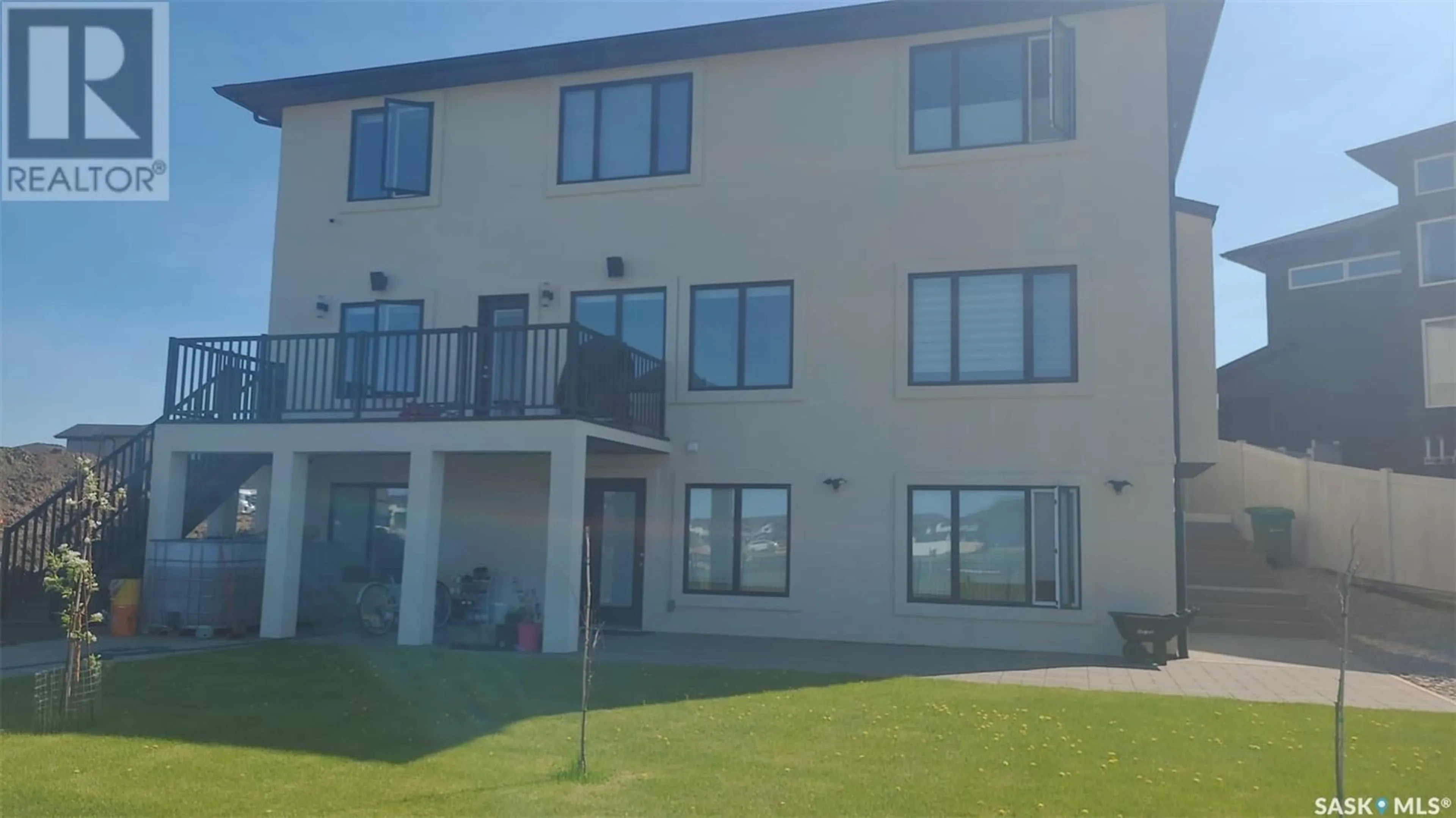 A pic from outside/outdoor area/front of a property/back of a property/a pic from drone, water/lake/river/ocean view for 3728 GEE CRESCENT, Regina Saskatchewan S4V3P1
