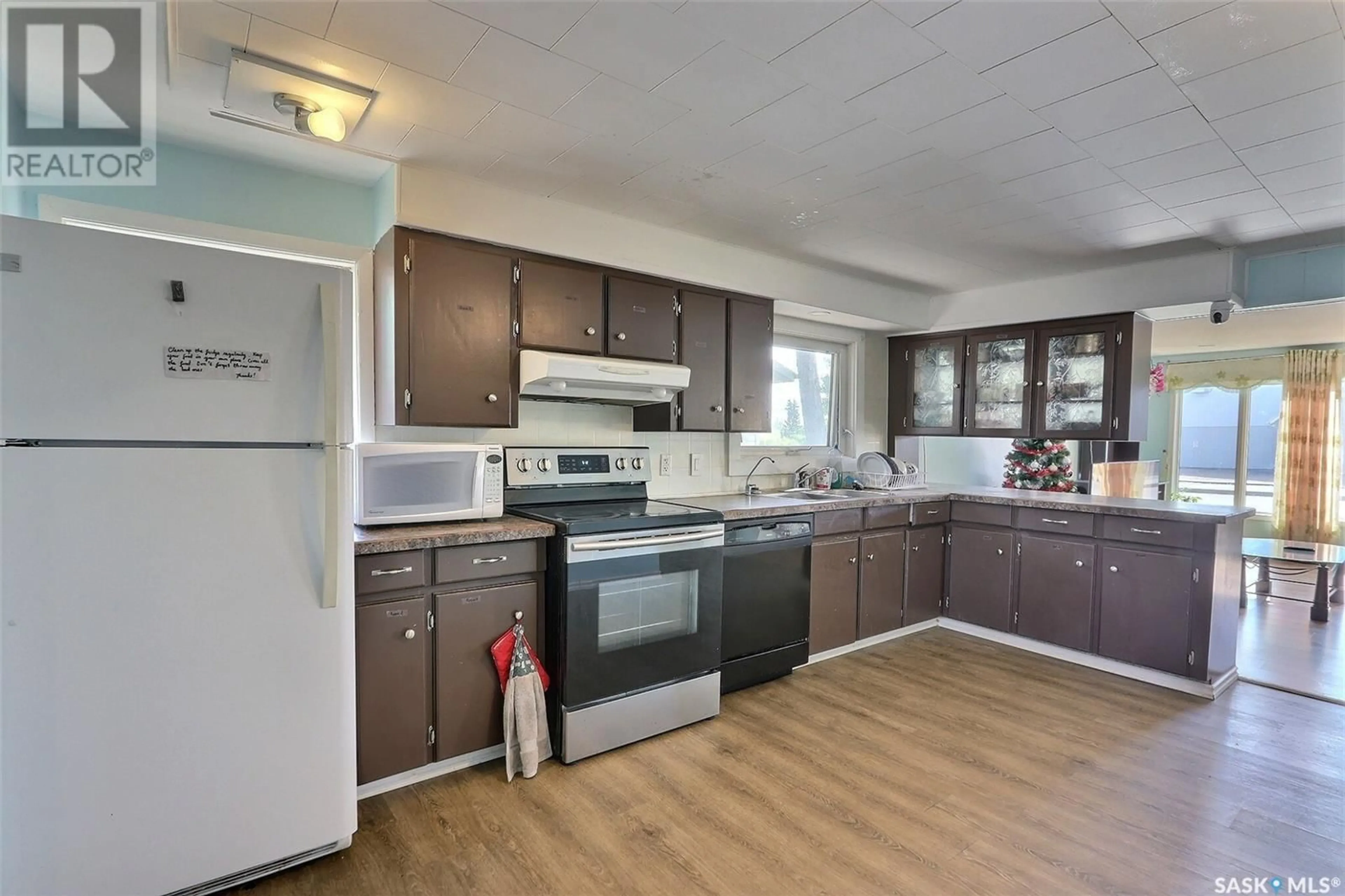 Standard kitchen, unknown for 108 MAIN STREET, Shellbrook Saskatchewan S0J2E0