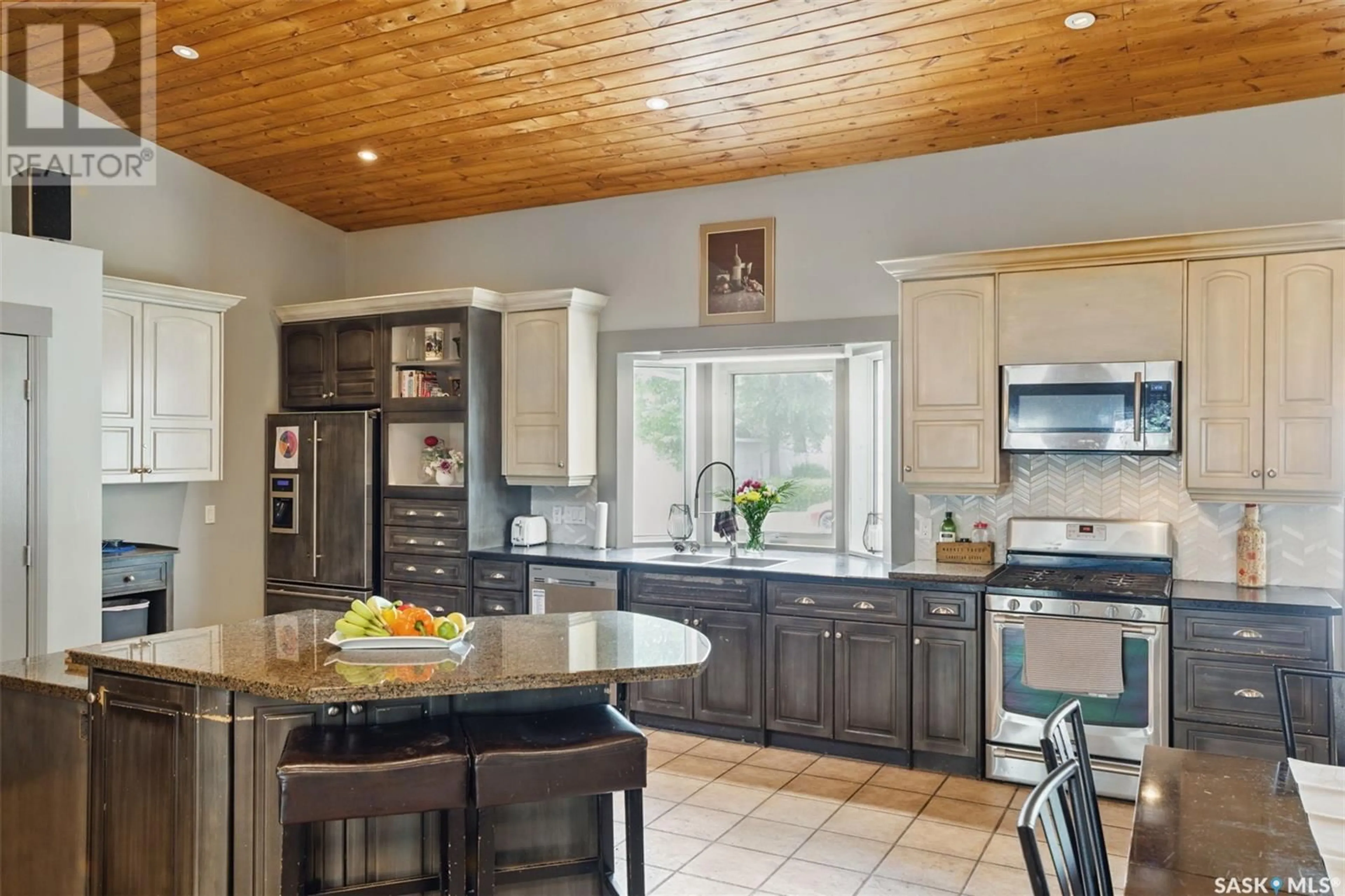Open concept kitchen, unknown for 33 5TH AVENUE, Martensville Saskatchewan S0K2T0