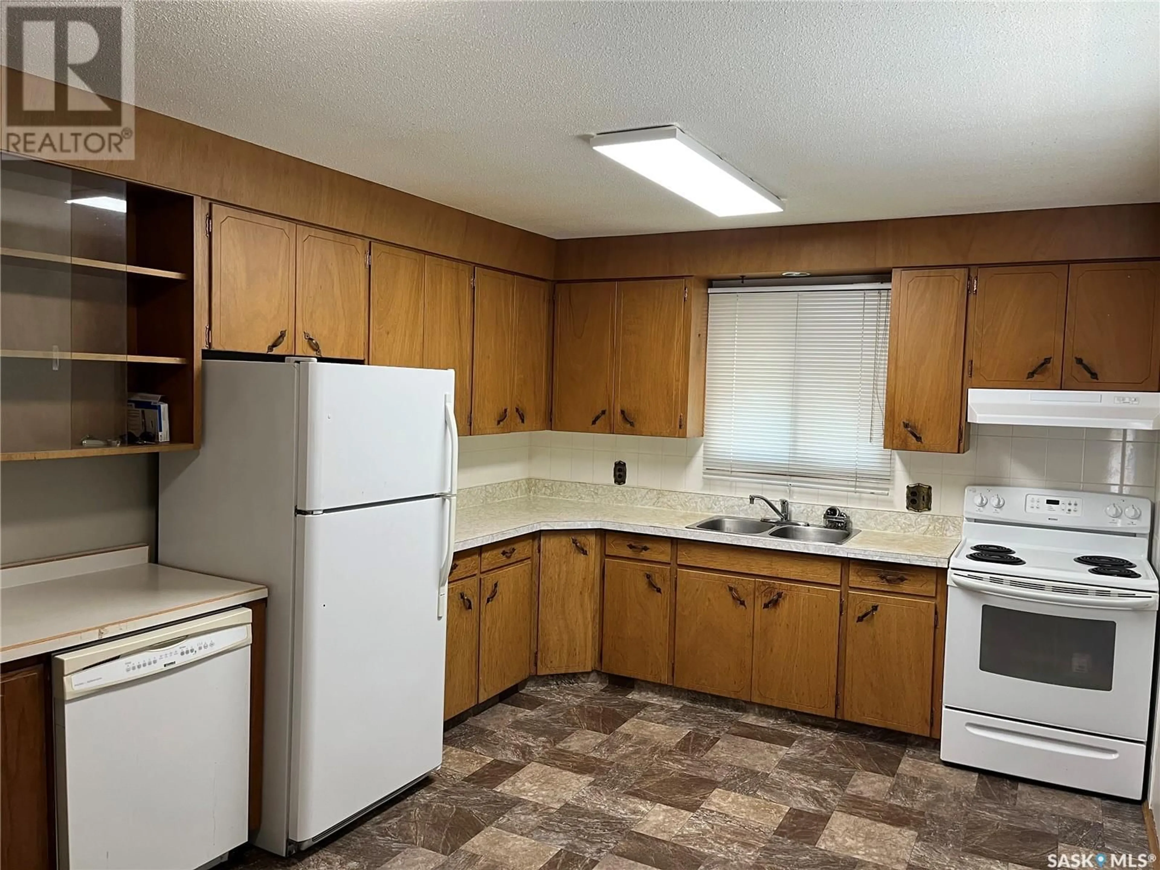 Standard kitchen, unknown for 804 16TH STREET, Prince Albert Saskatchewan S6V3W2