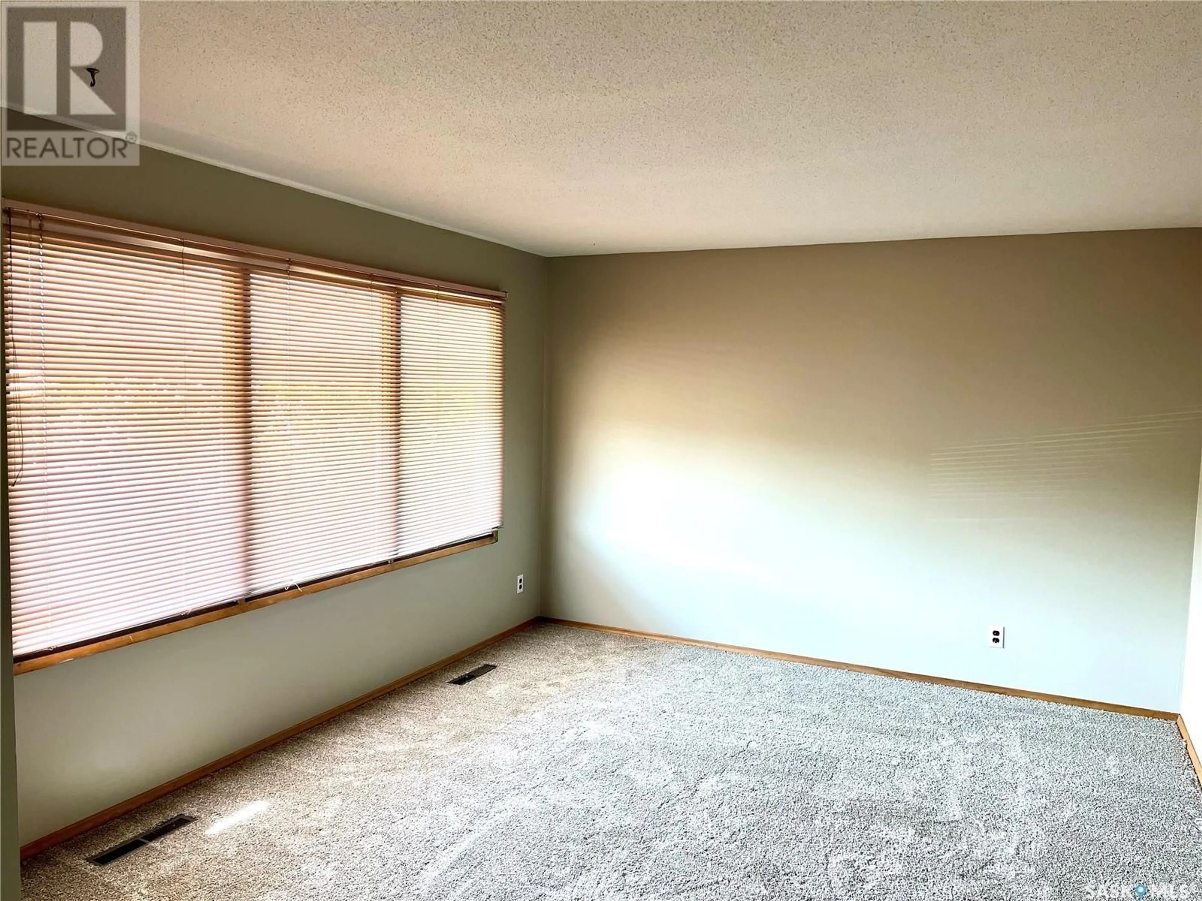 A pic of a room for 804 16TH STREET, Prince Albert Saskatchewan S6V3W2