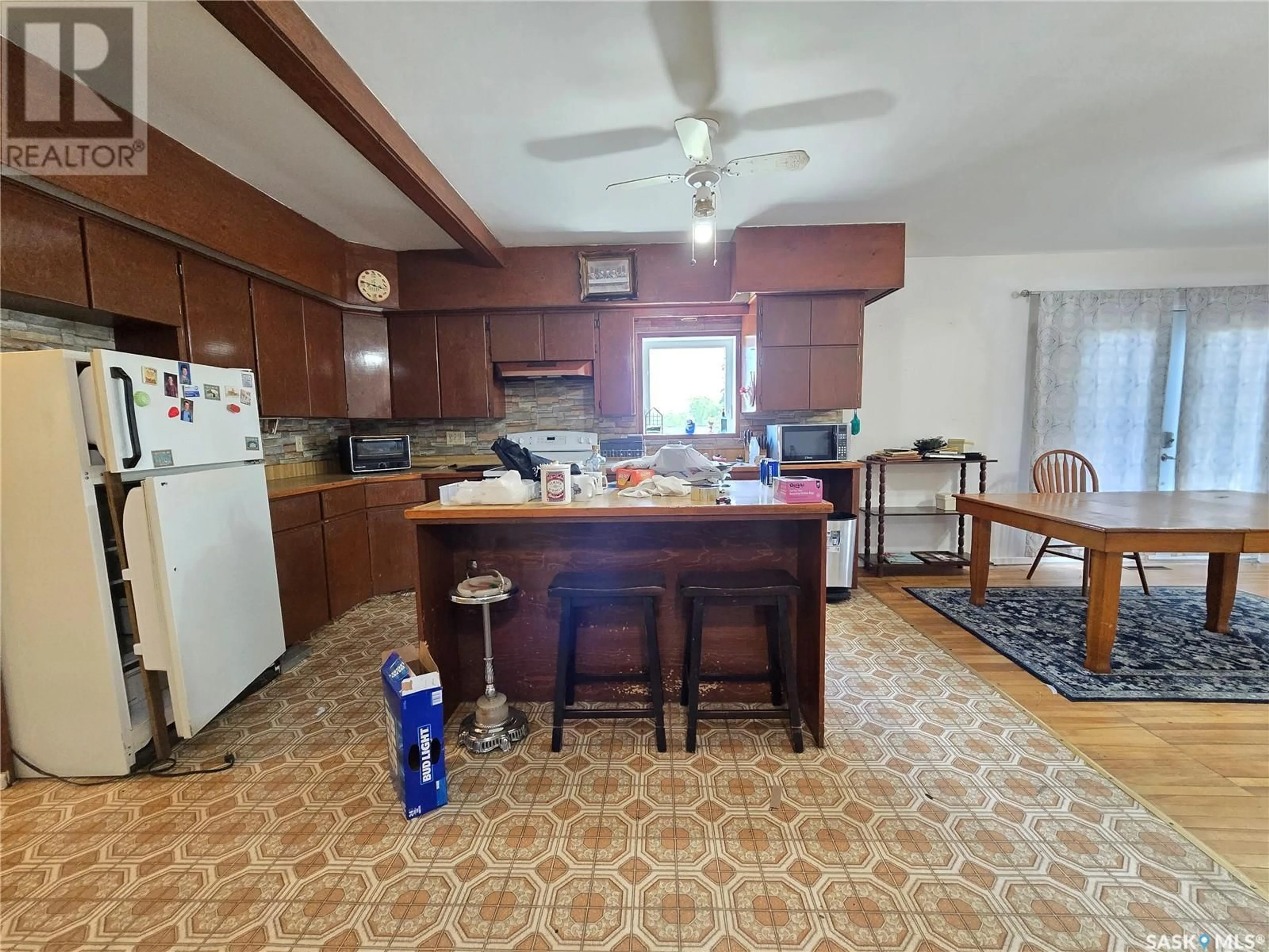 Standard kitchen, unknown for 102 LAURIER AVENUE, Aylesbury Saskatchewan S0G0B0