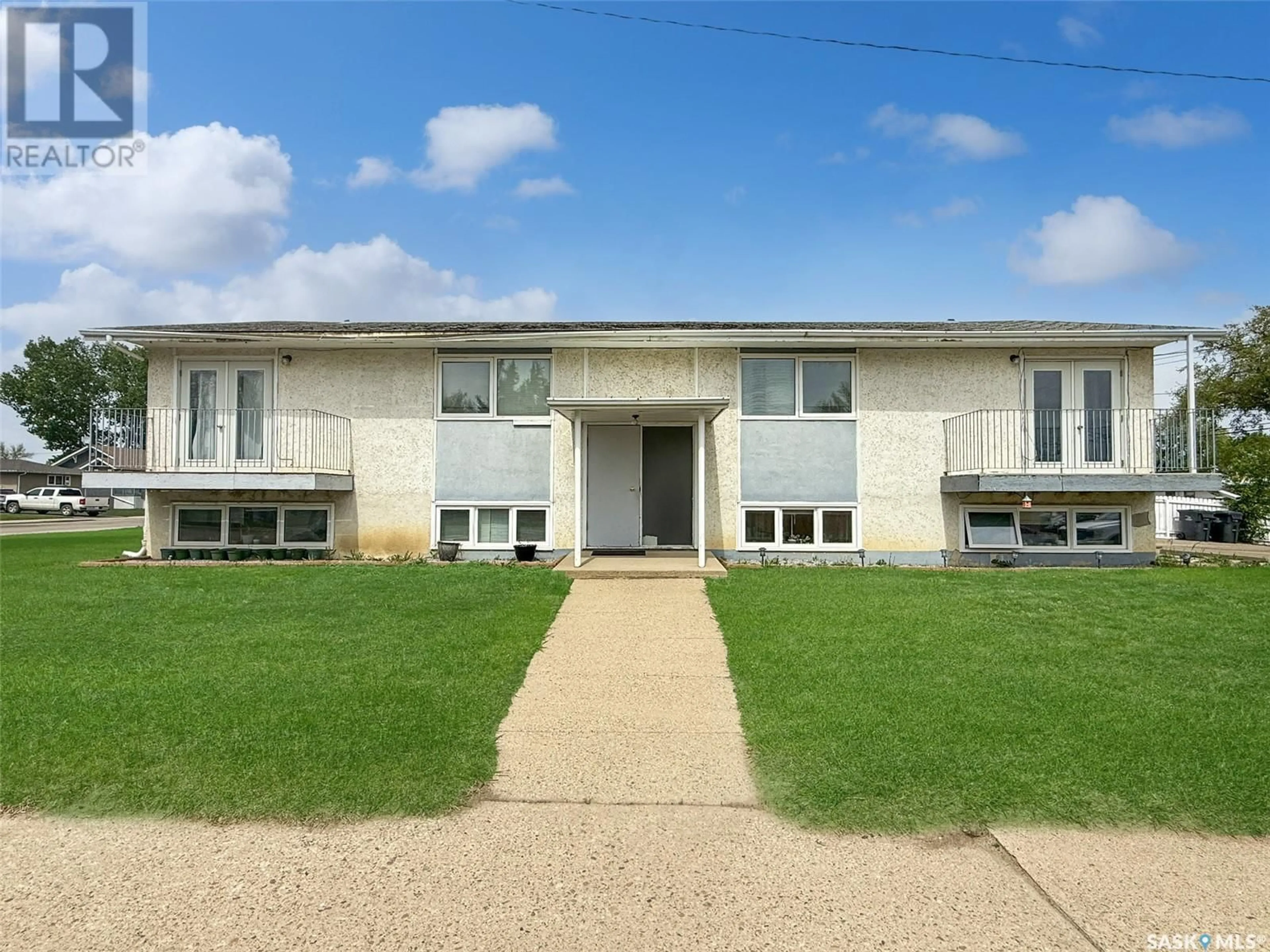 A pic from outside/outdoor area/front of a property/back of a property/a pic from drone, building for 275 CENTRAL AVENUE, Swift Current Saskatchewan S9H3G2