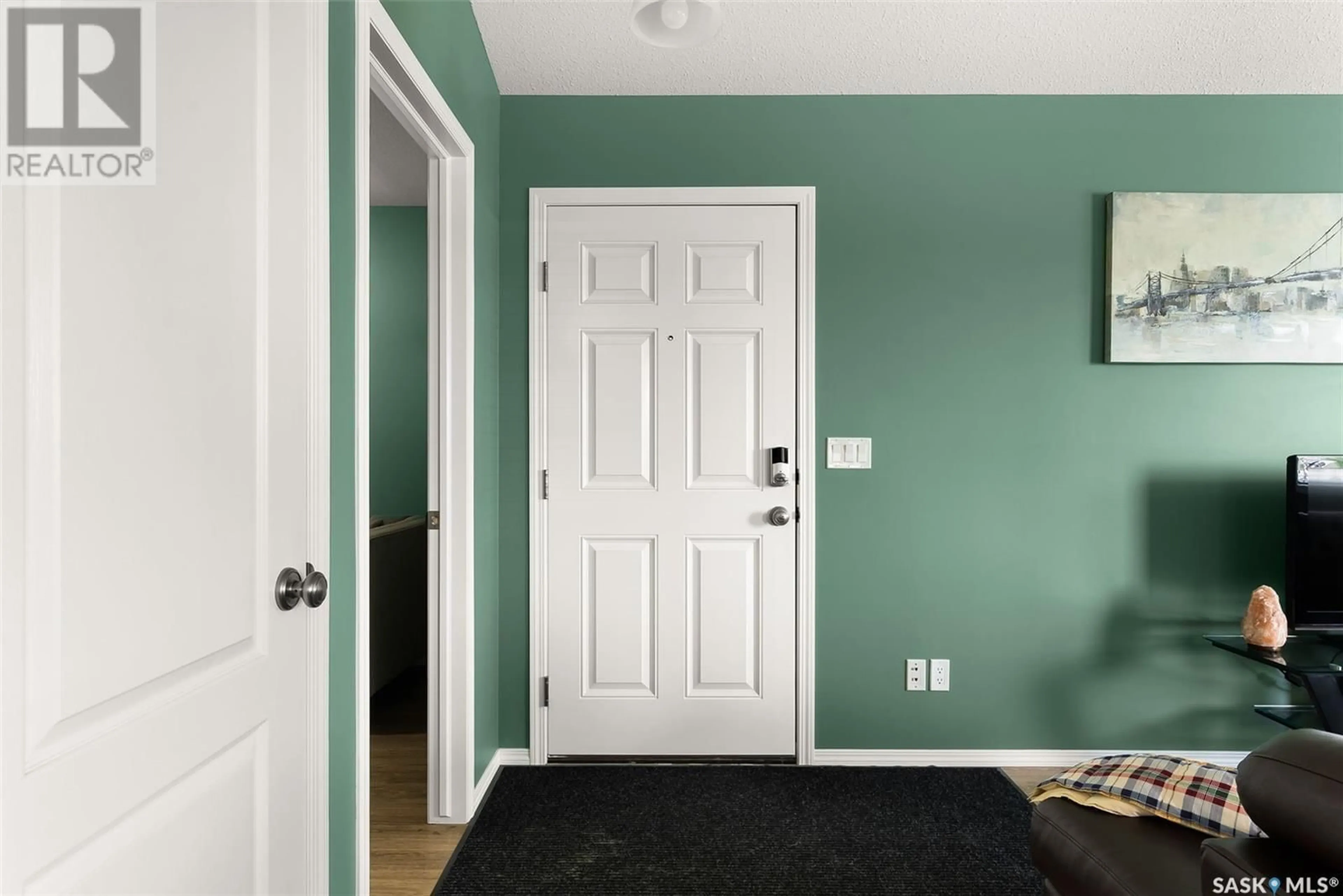 Indoor entryway for 4156 BUCKINGHAM DRIVE, Regina Saskatchewan S4V3A9