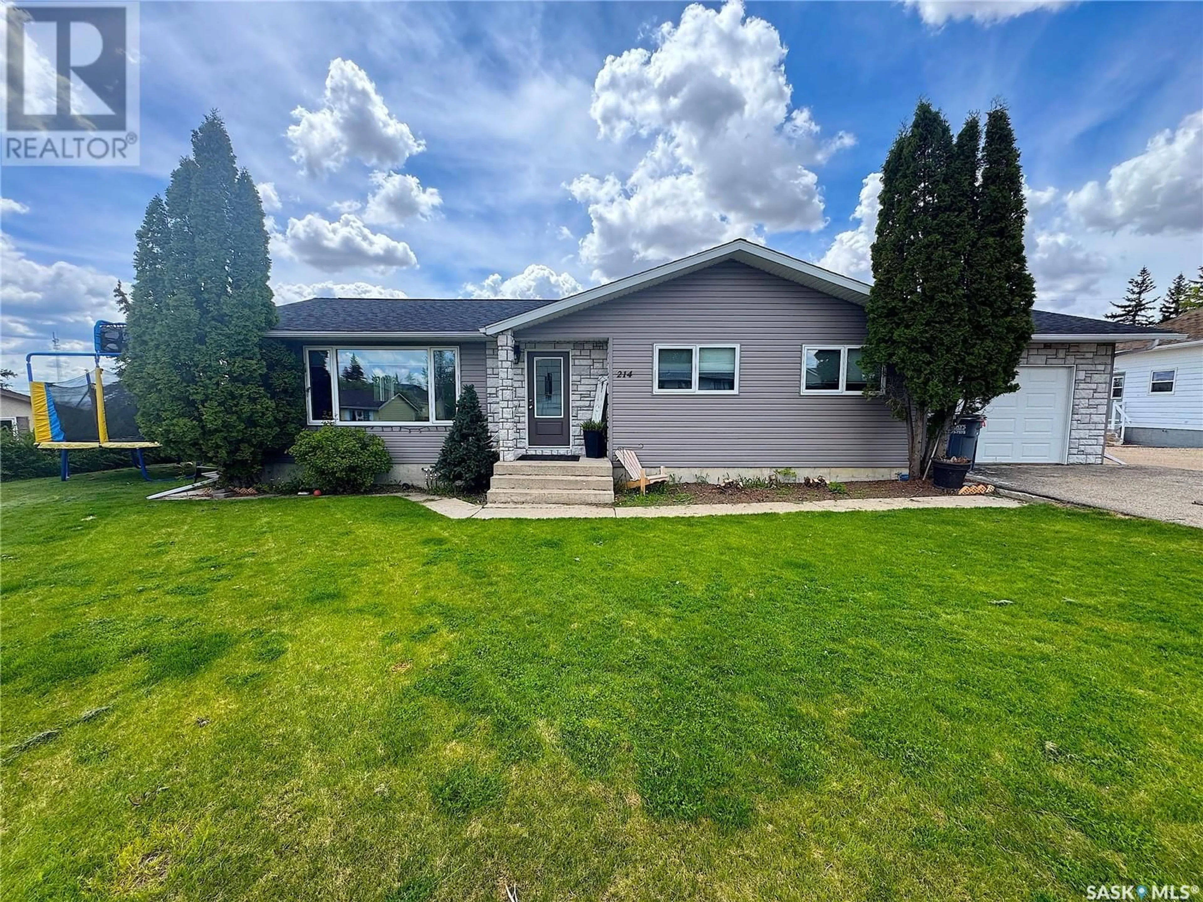 Home with vinyl exterior material, unknown for 214 2ND AVENUE, Beechy Saskatchewan S0L0C0