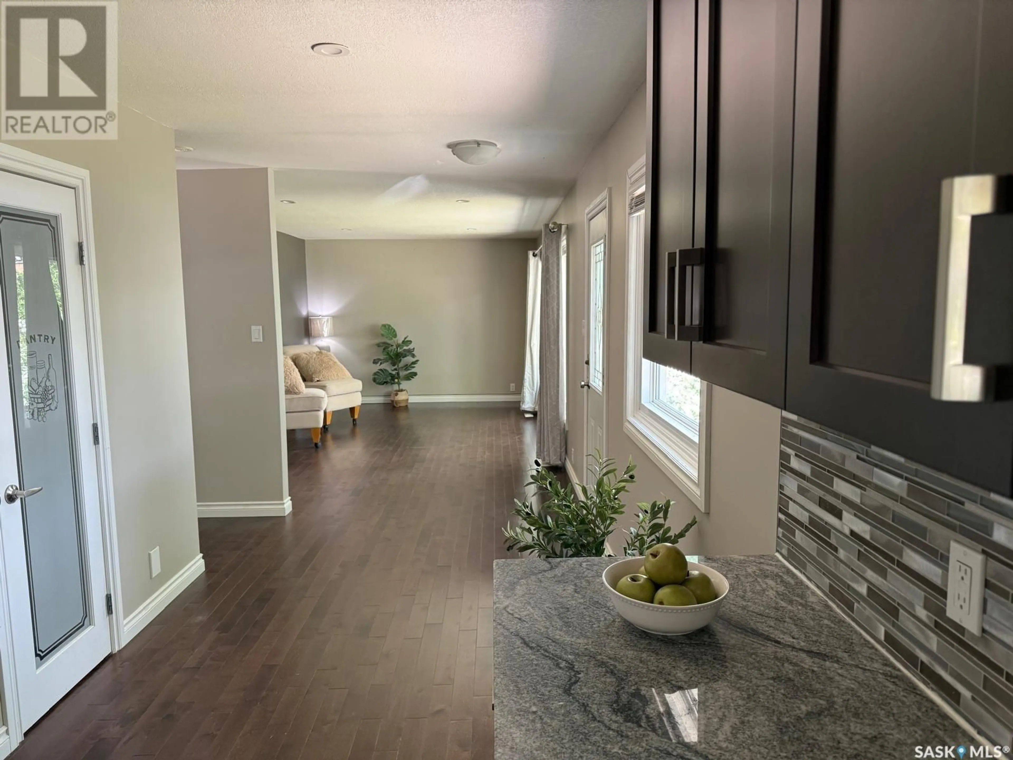 Indoor entryway for 10 MCNAB CRESCENT, Regina Saskatchewan S4S4B1