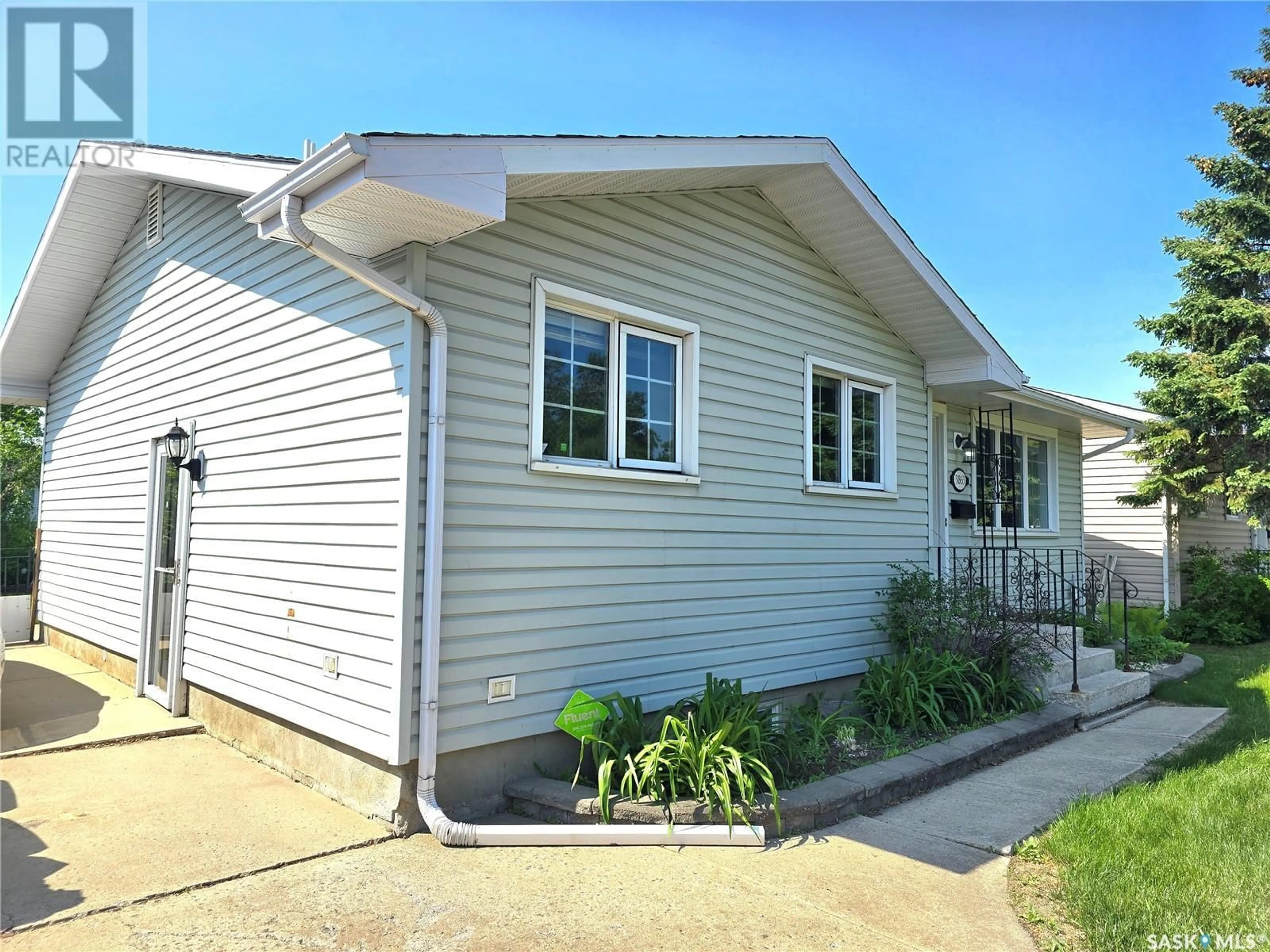 Home with vinyl exterior material, street for 3863 MIYO-WÂHKÔHTOWIN ROAD, Saskatoon Saskatchewan S7L5T1