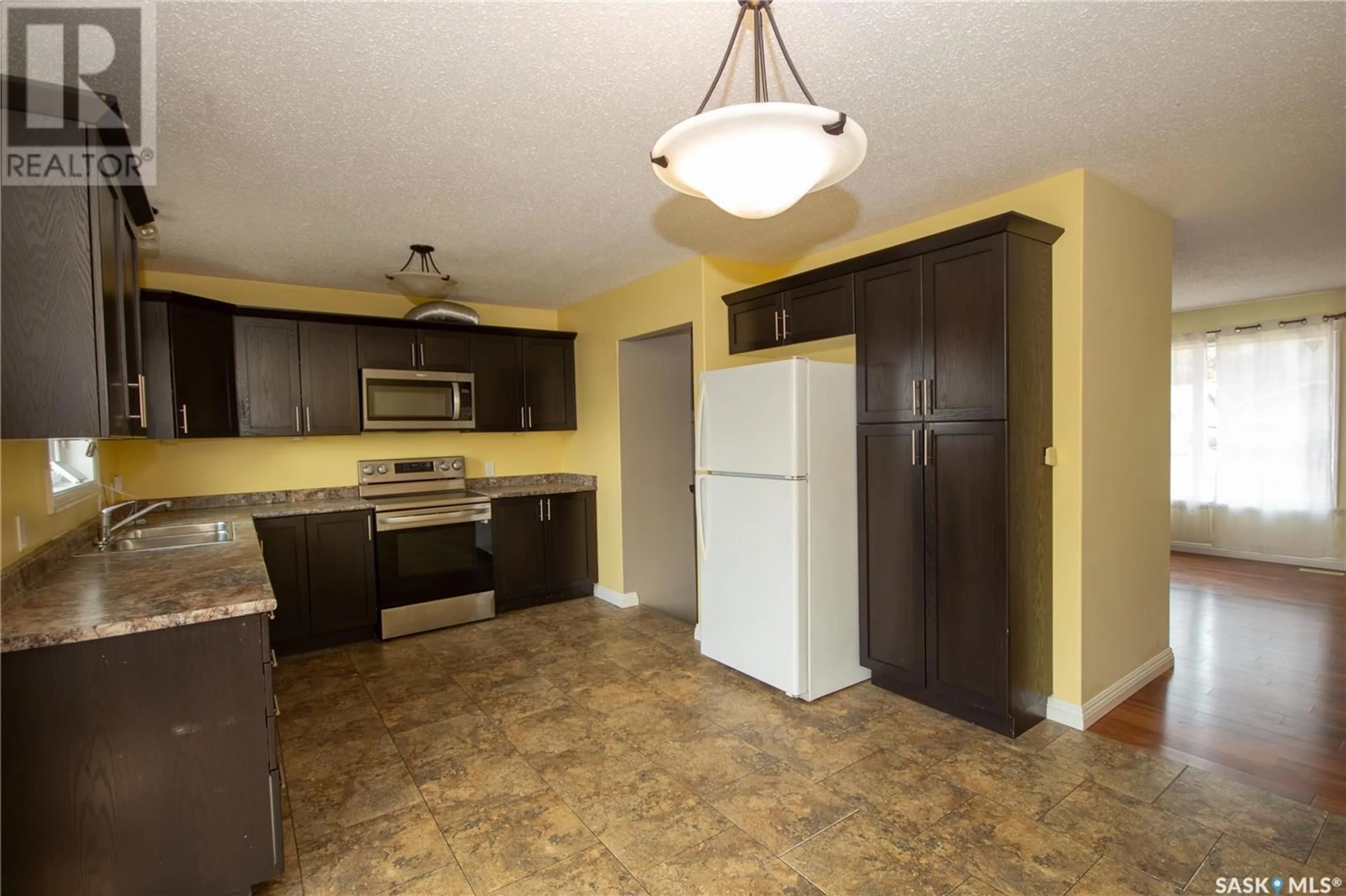 Standard kitchen, ceramic/tile floor for 141 18TH STREET, Battleford Saskatchewan S0M0E0