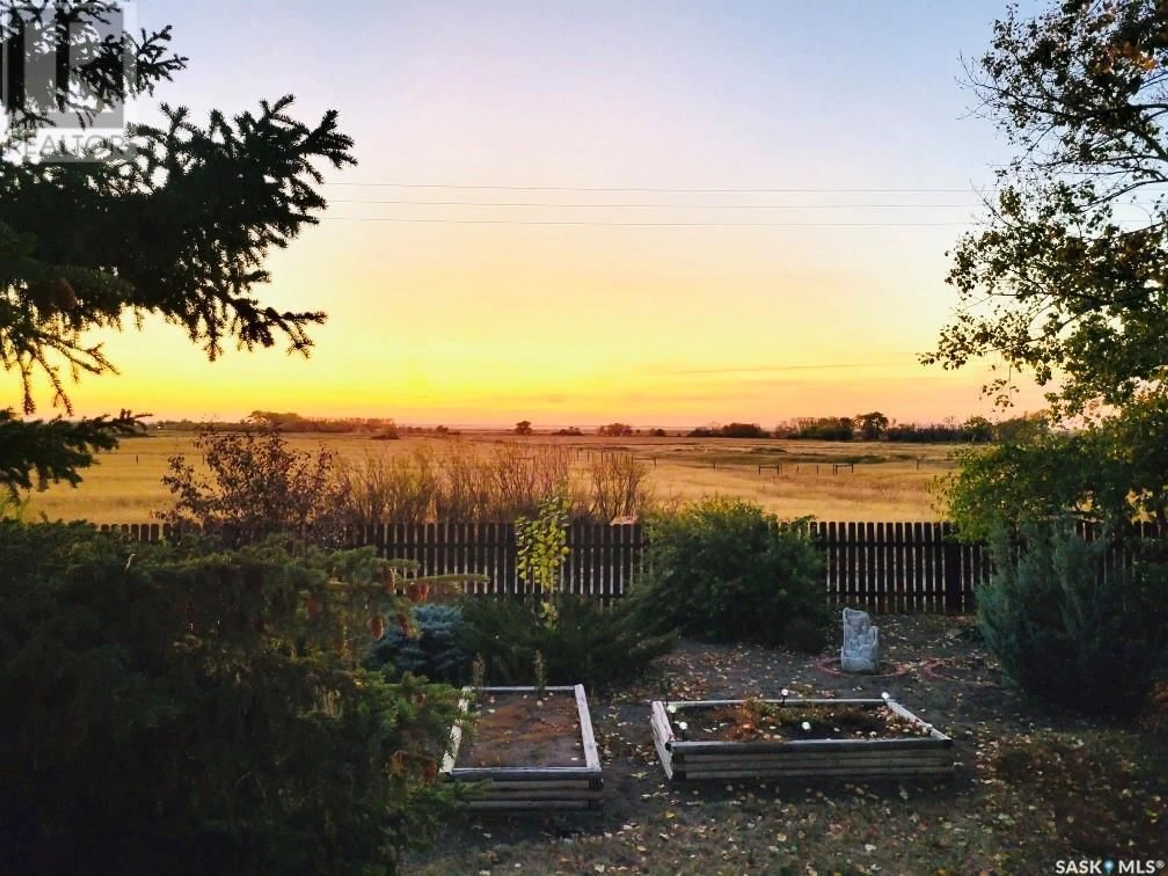 A pic from outside/outdoor area/front of a property/back of a property/a pic from drone, water/lake/river/ocean view for 52 HARRIGAN CRESCENT, Maple Creek Saskatchewan S0N1N0
