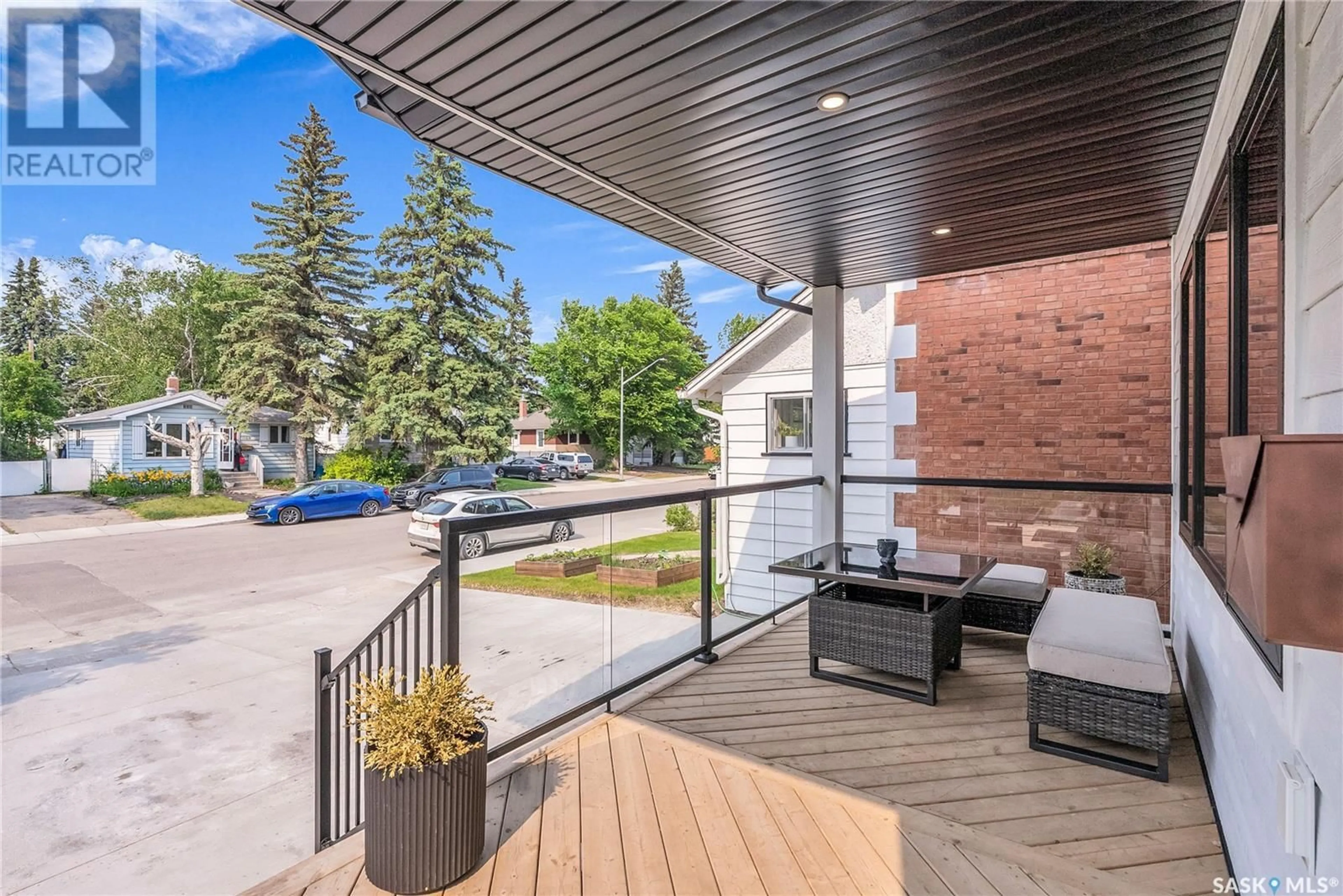 Patio, street for 1106 2ND STREET, Saskatoon Saskatchewan S7H1R5