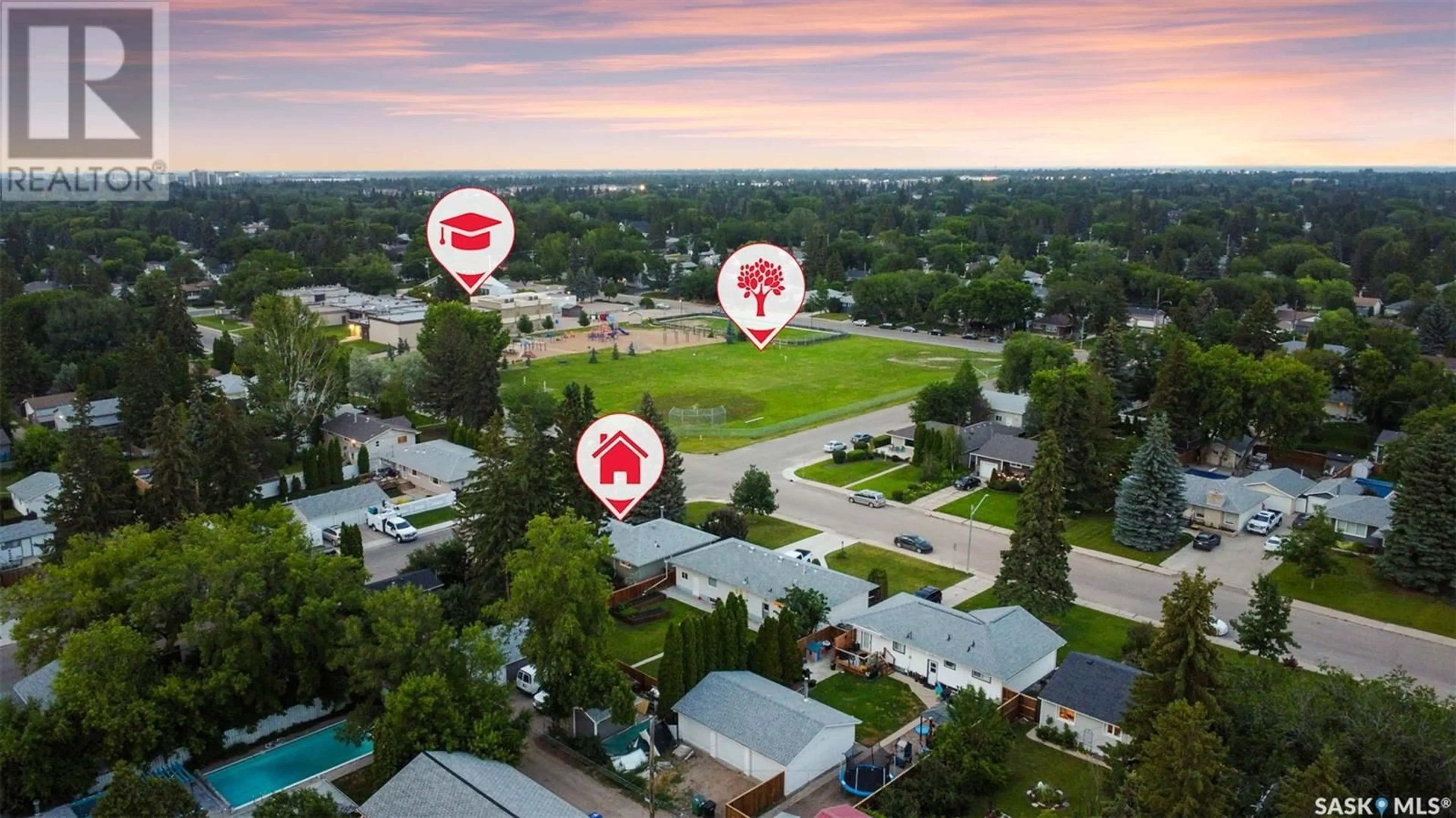 A pic from outside/outdoor area/front of a property/back of a property/a pic from drone, city buildings view from balcony for 2102 HAULTAIN AVENUE, Saskatoon Saskatchewan S7J1P6