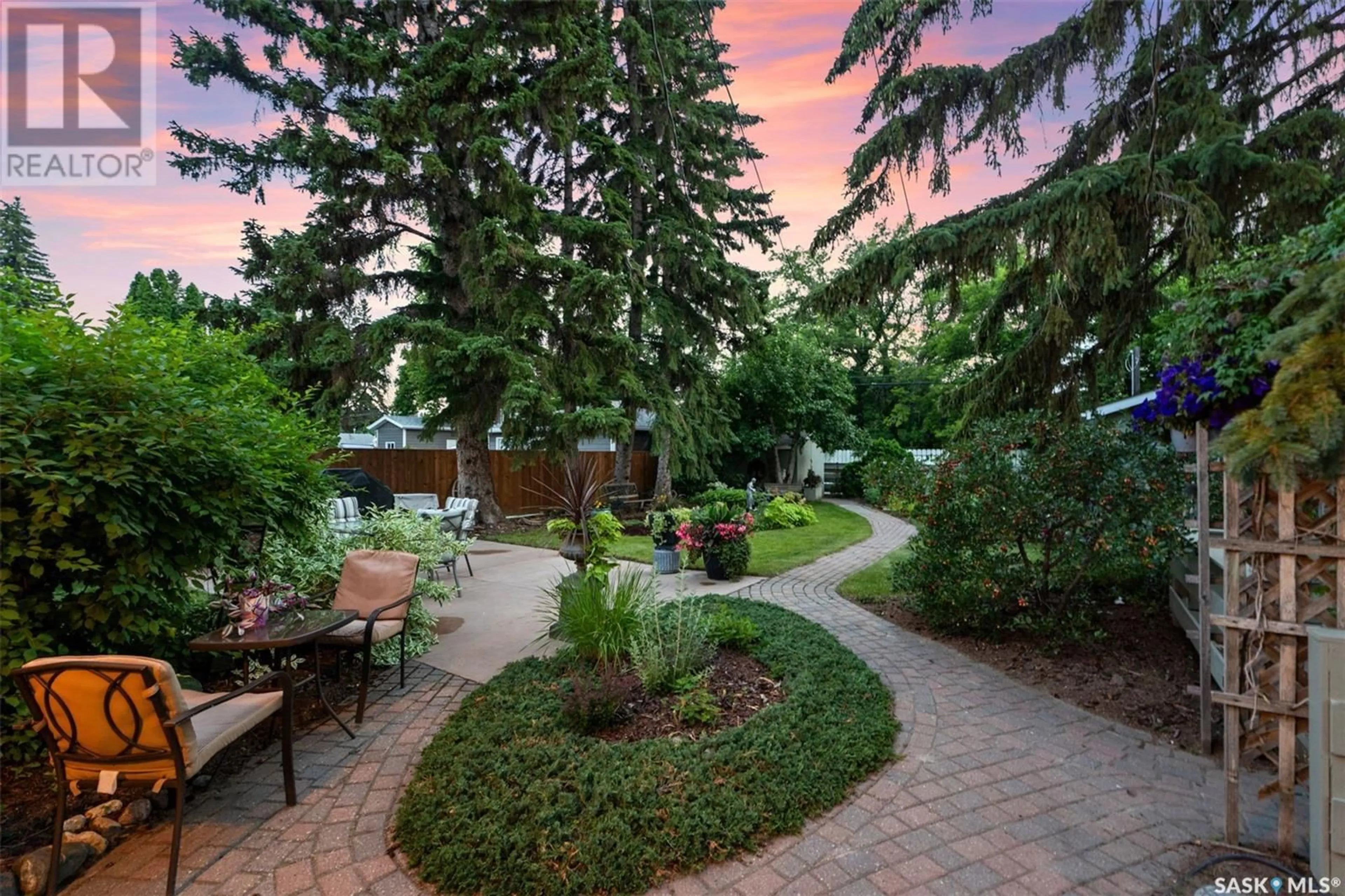 Patio, street for 2102 HAULTAIN AVENUE, Saskatoon Saskatchewan S7J1P6