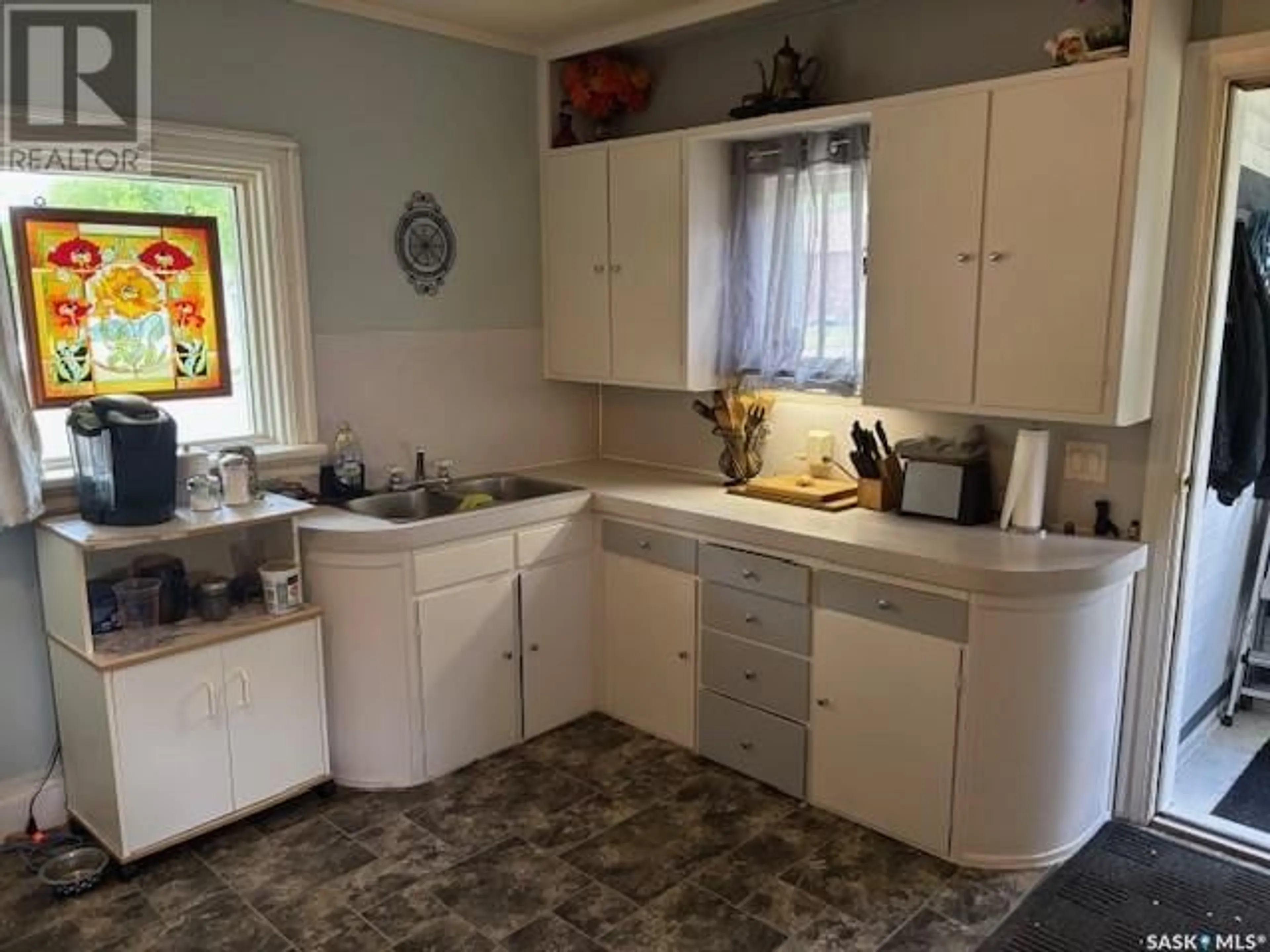 Standard kitchen, ceramic/tile floor for 202 SIXTH AVENUE, Canora Saskatchewan S0A0L0