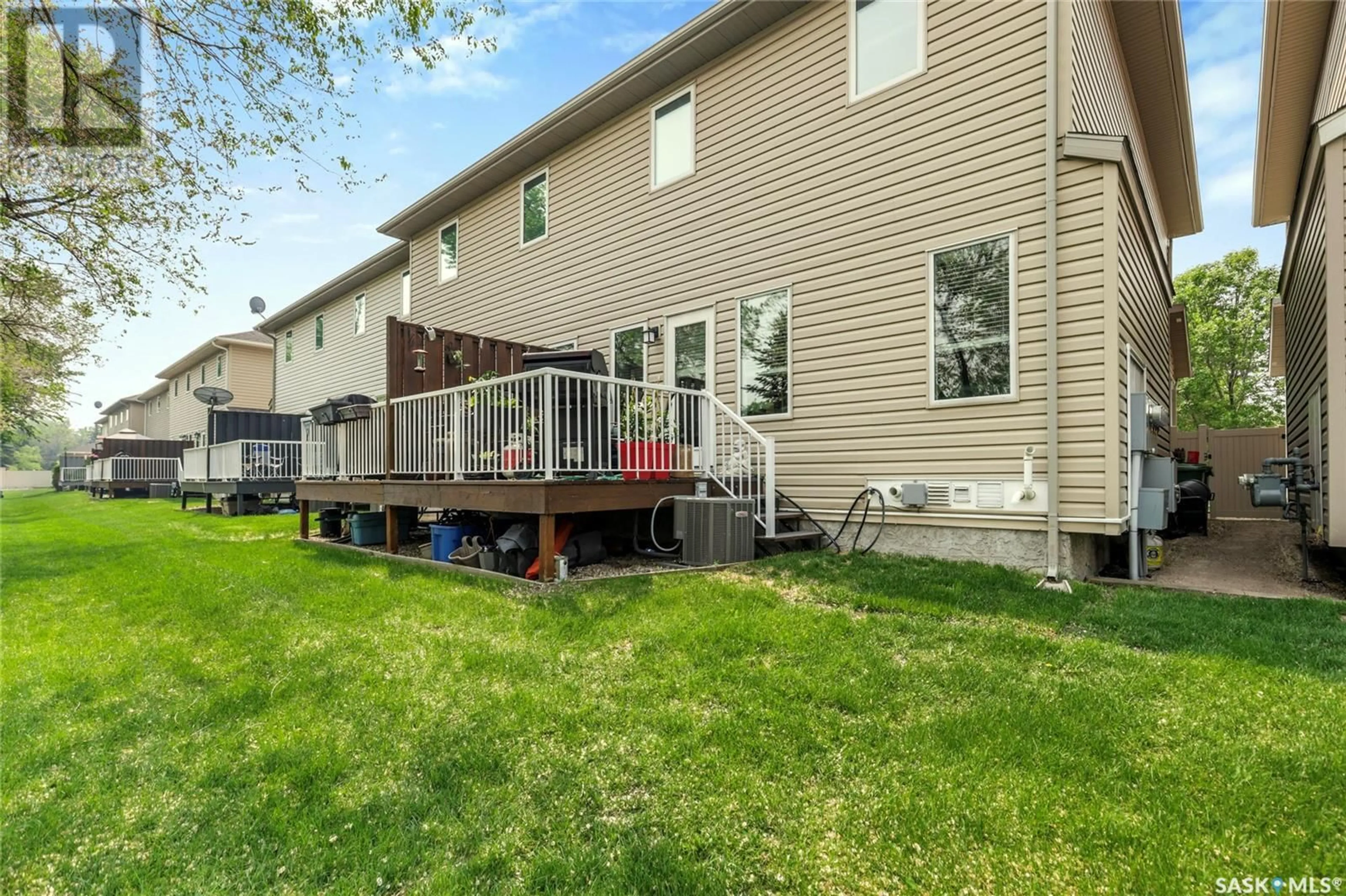 Patio, unknown for 813 CONNAUGHT STREET, Regina Saskatchewan S4T6S3