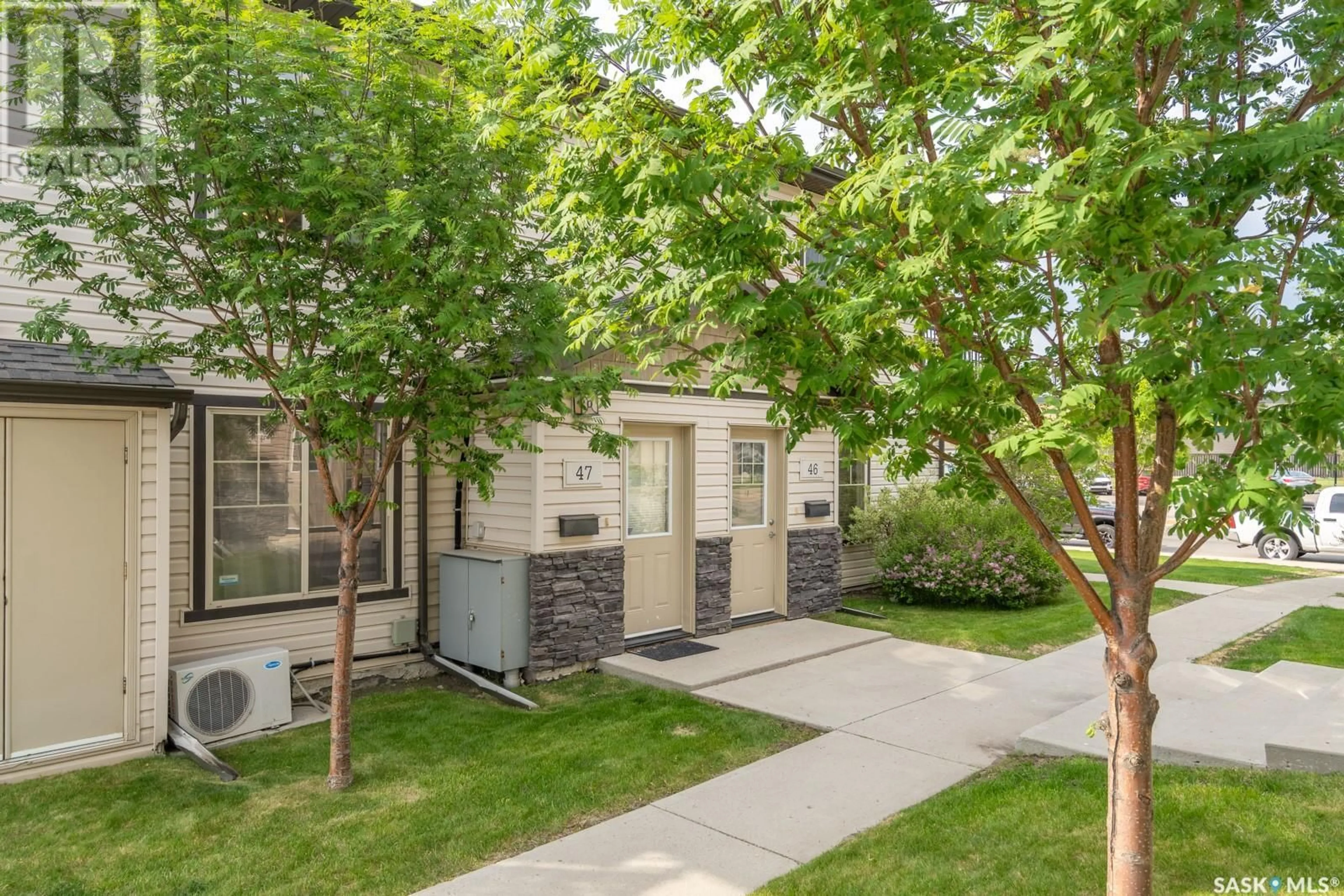 Patio, street for 46 - 5027 JAMES HILL ROAD, Regina Saskatchewan S4W0B9