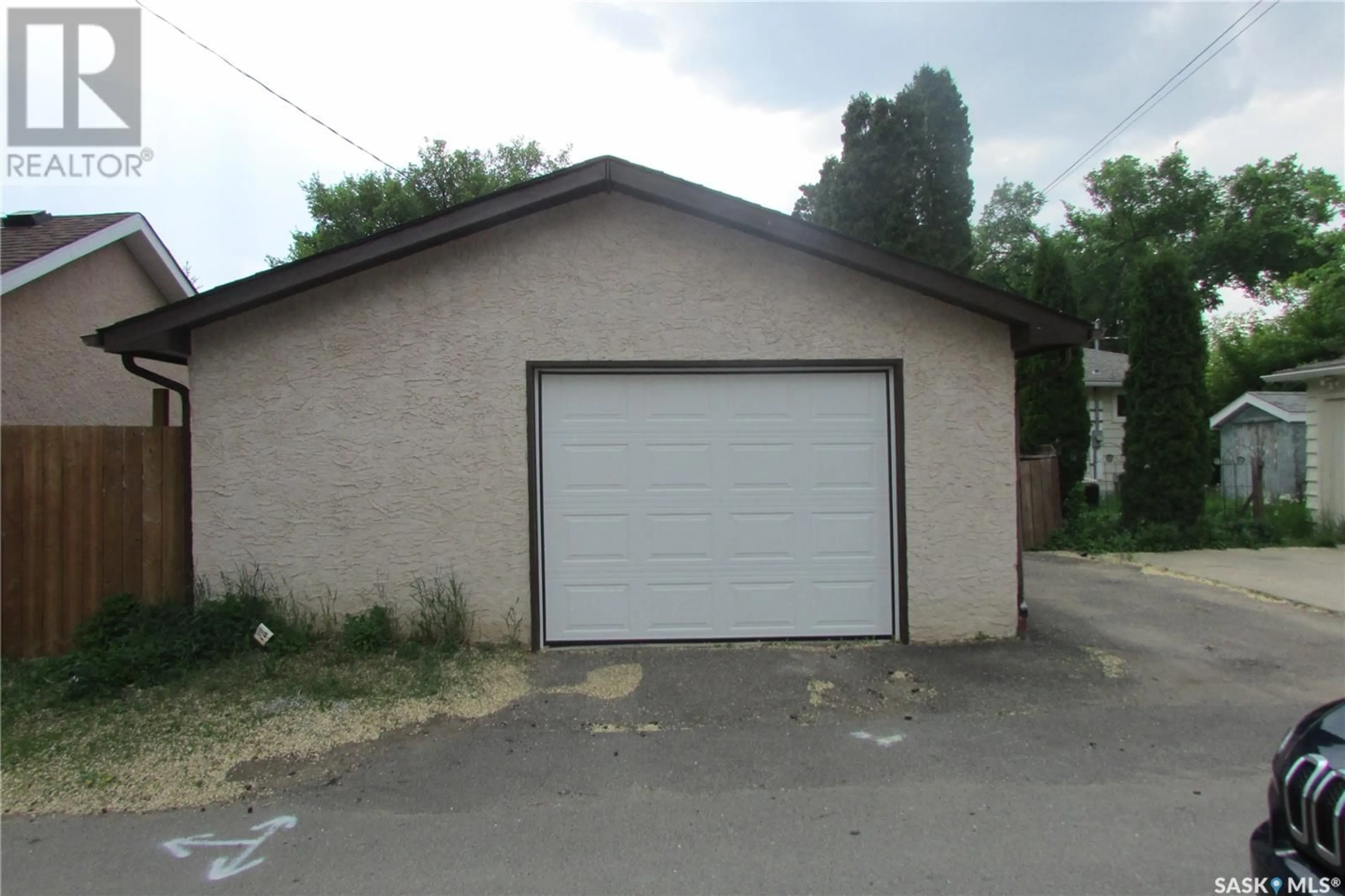 Indoor garage for 1451 GRACE STREET, Regina Saskatchewan S4T5N1