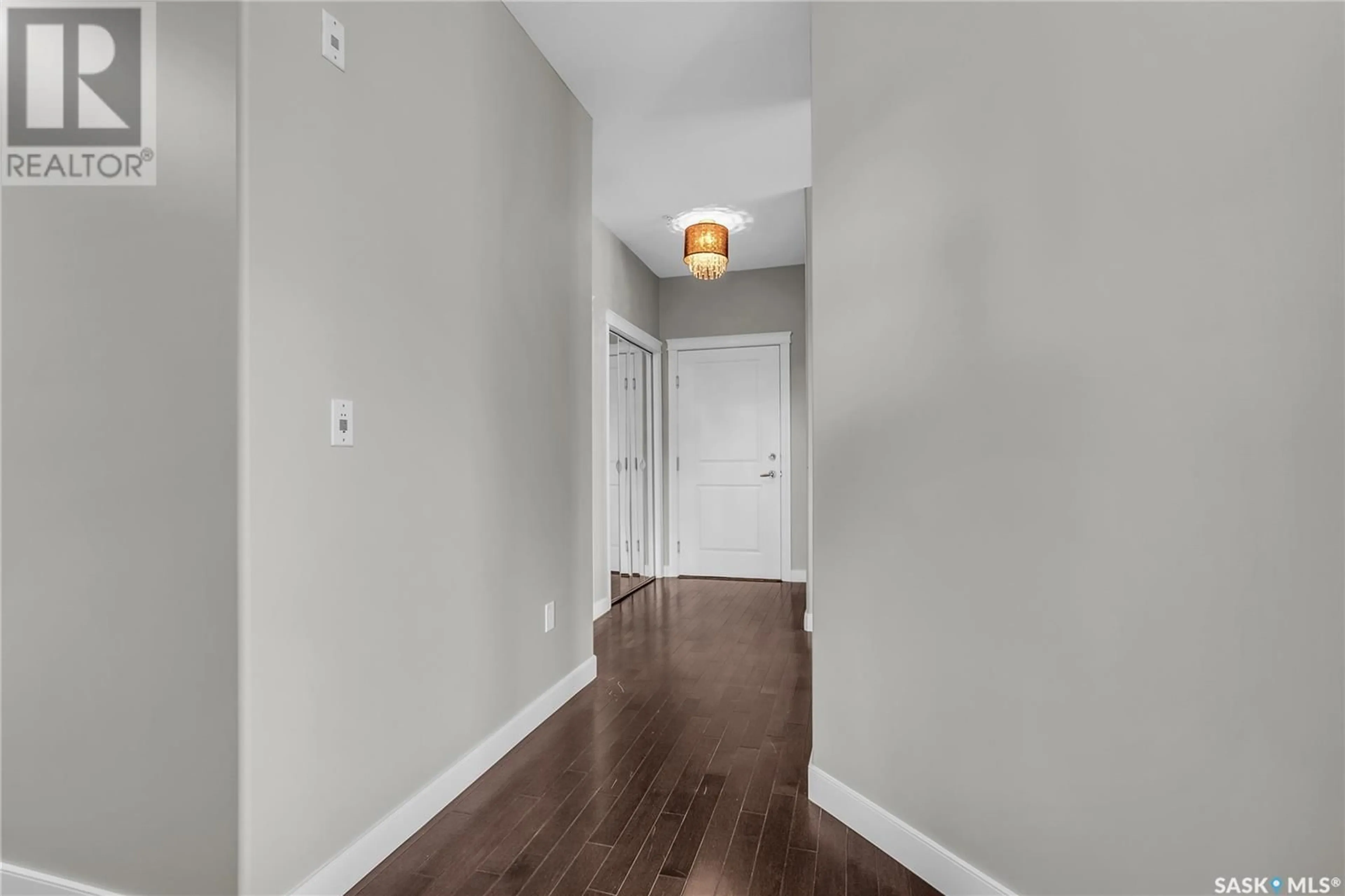 Indoor entryway for 209 405 CARTWRIGHT STREET, Saskatoon Saskatchewan S7T0C8