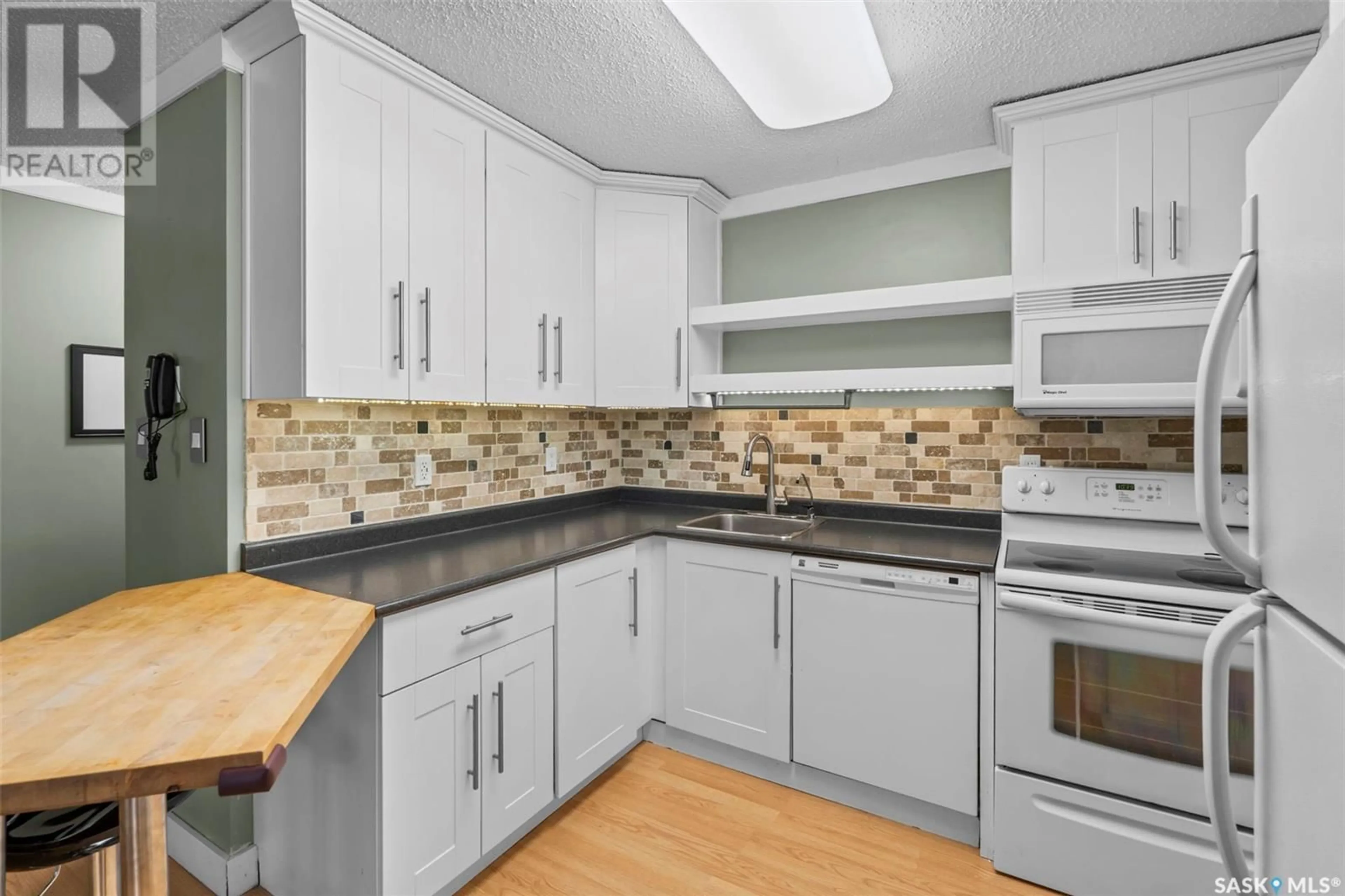 Standard kitchen, unknown for 9 - 28 PEARSON PLACE, Saskatoon Saskatchewan S7L4S7