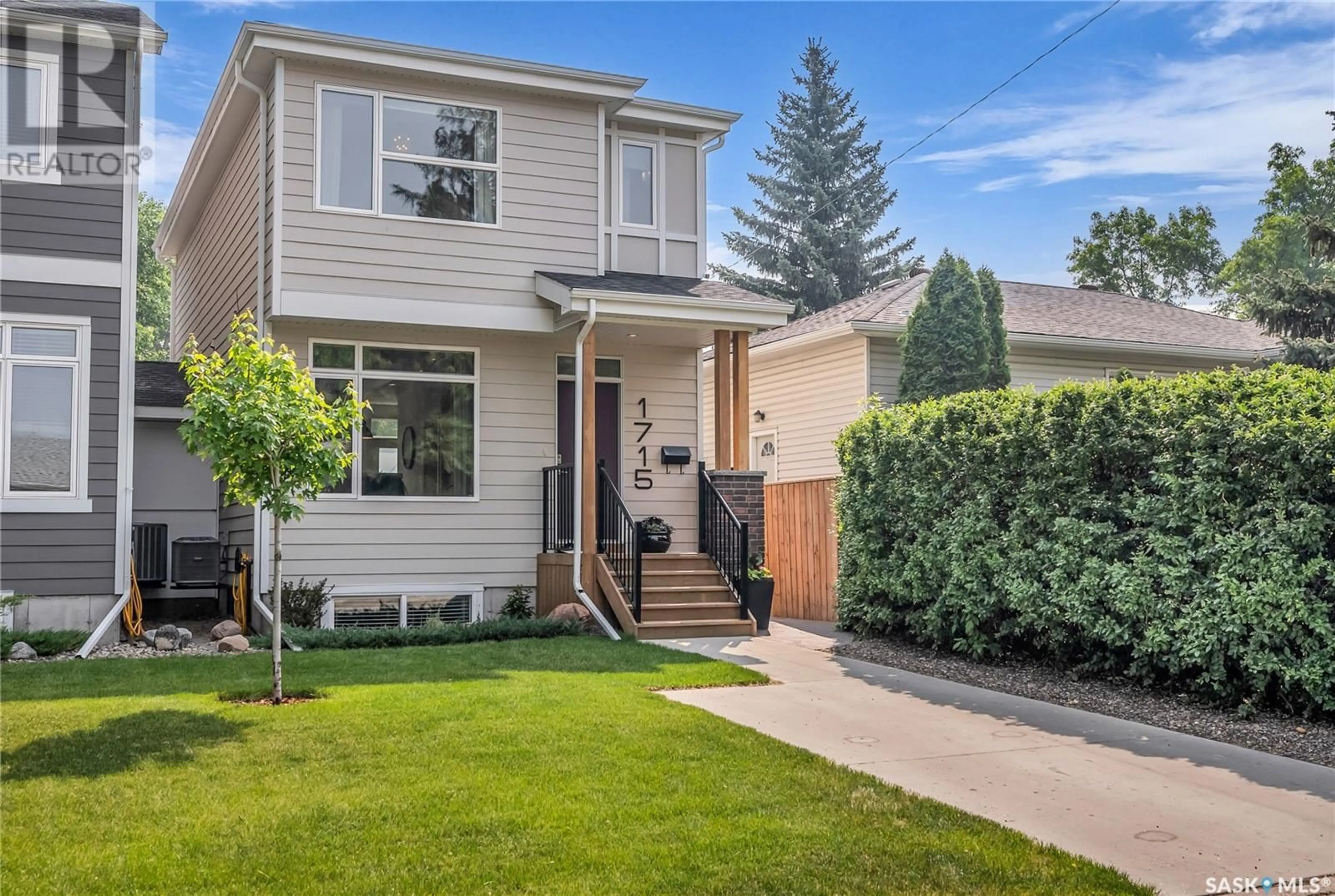 Home with vinyl exterior material, street for S - 1715 WIGGINS AVENUE, Saskatoon Saskatchewan S7H2K1