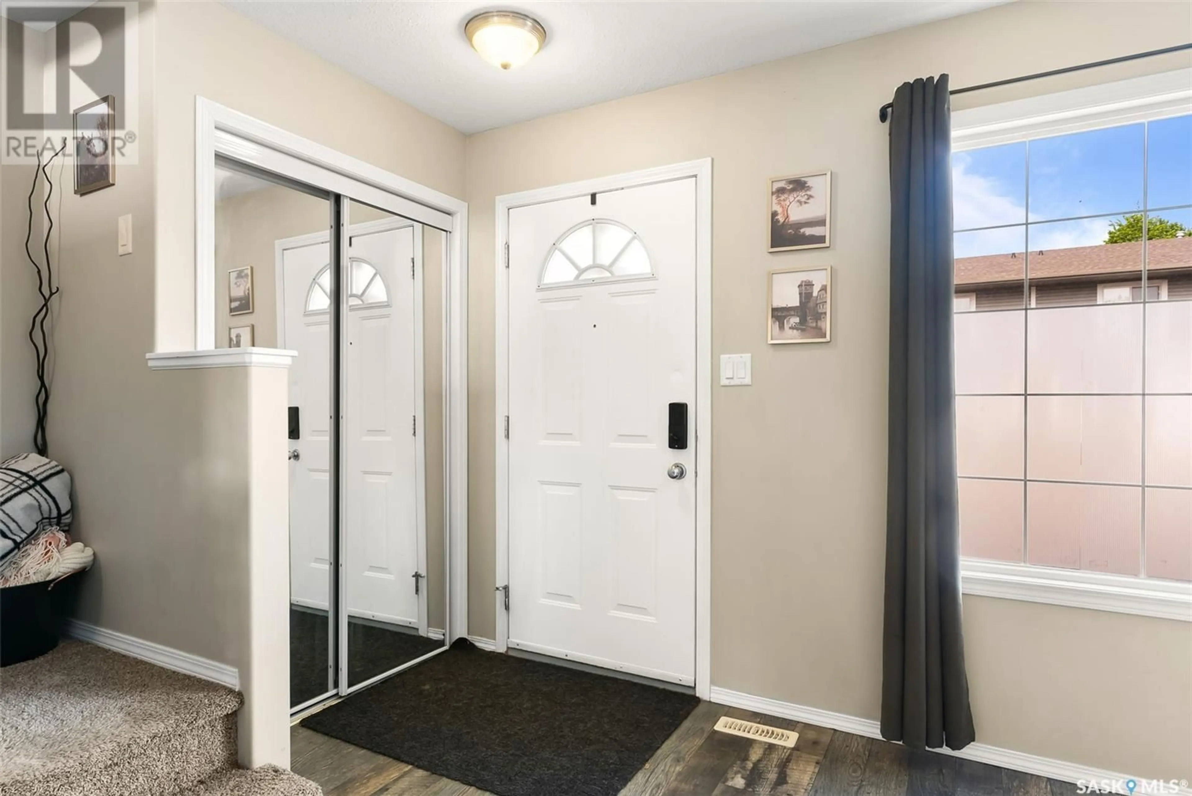Indoor entryway for 3754 7TH AVENUE E, Regina Saskatchewan S4N7R4