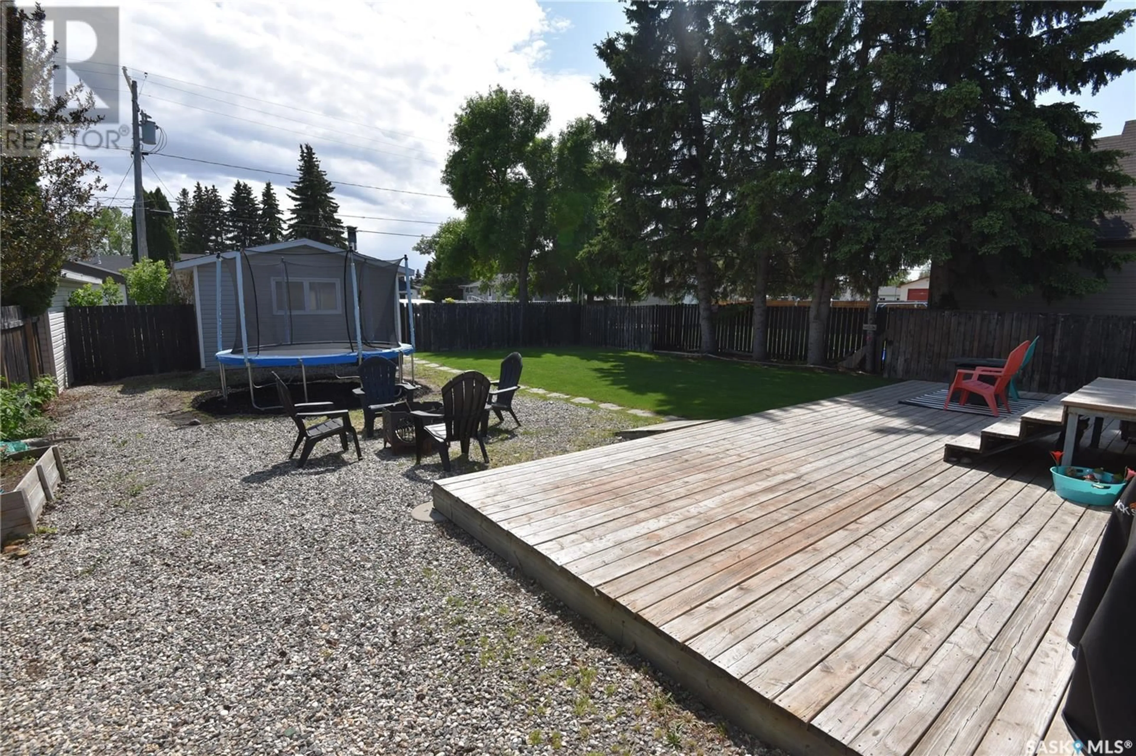 Patio, street for 304 6TH AVENUE, Nipawin Saskatchewan S0E1E0