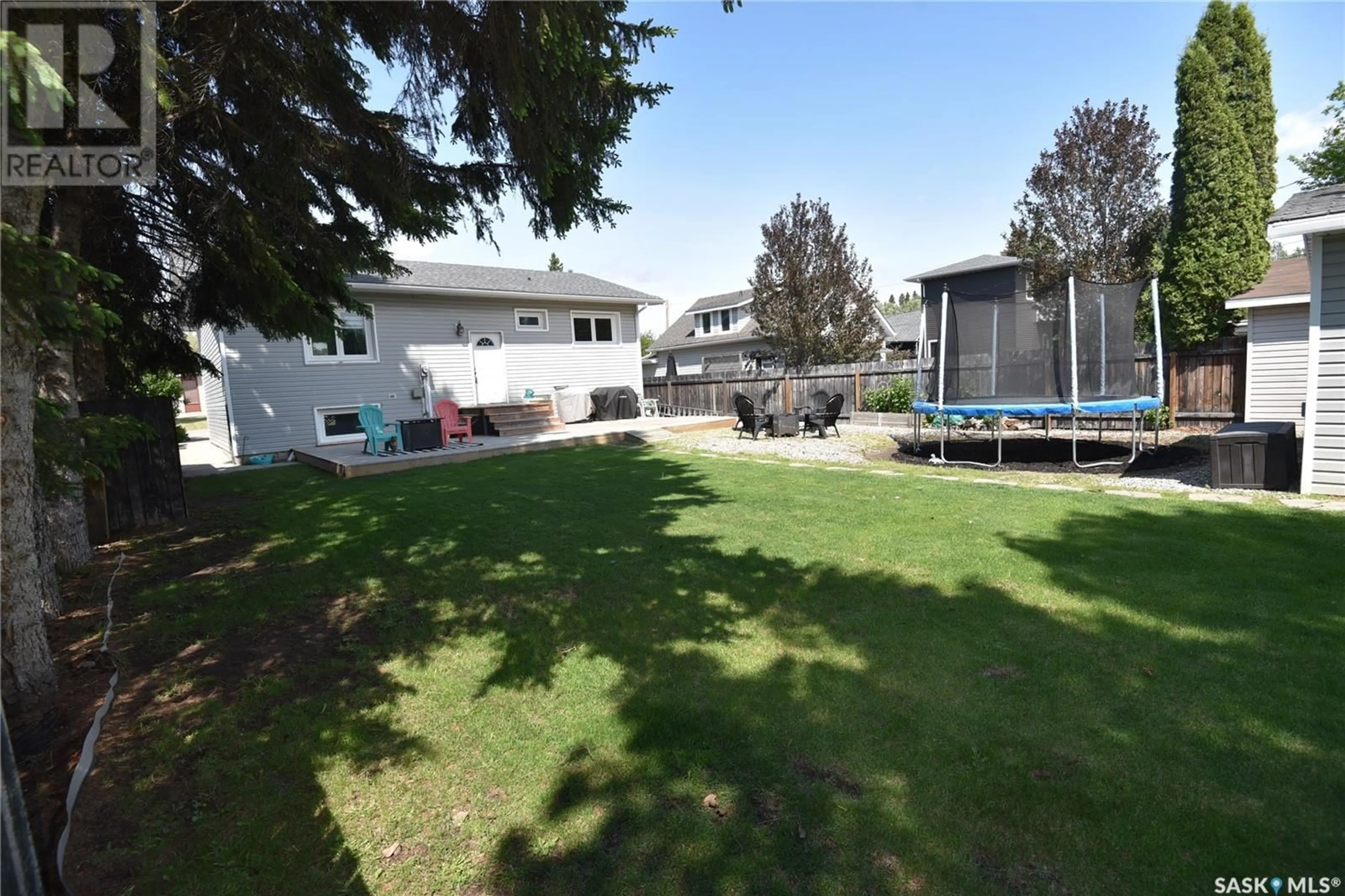 A pic from outside/outdoor area/front of a property/back of a property/a pic from drone, unknown for 304 6TH AVENUE, Nipawin Saskatchewan S0E1E0
