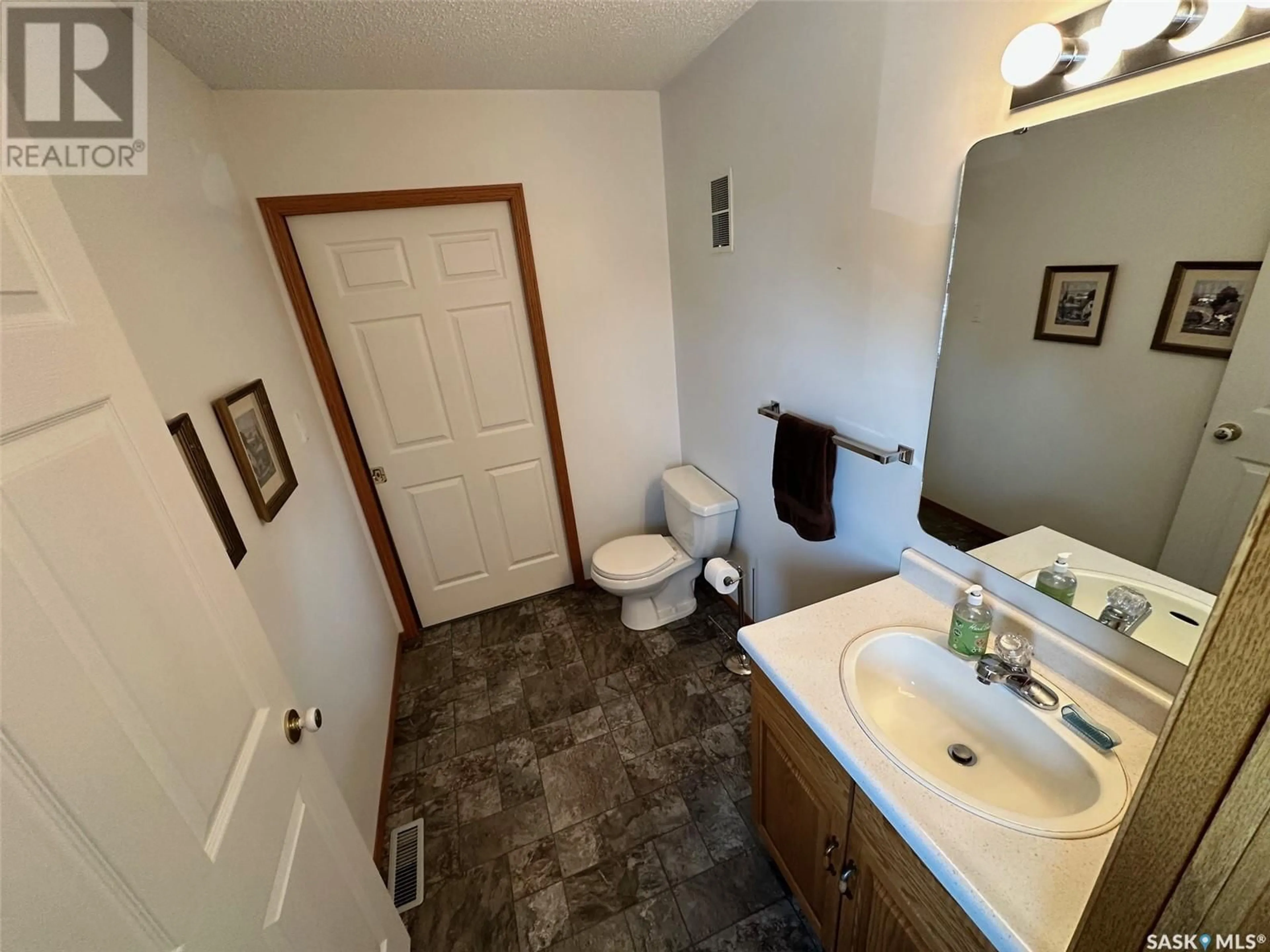 A pic of a room for 202 HAMJEA STREET, Hudson Bay Saskatchewan S0E0Y0