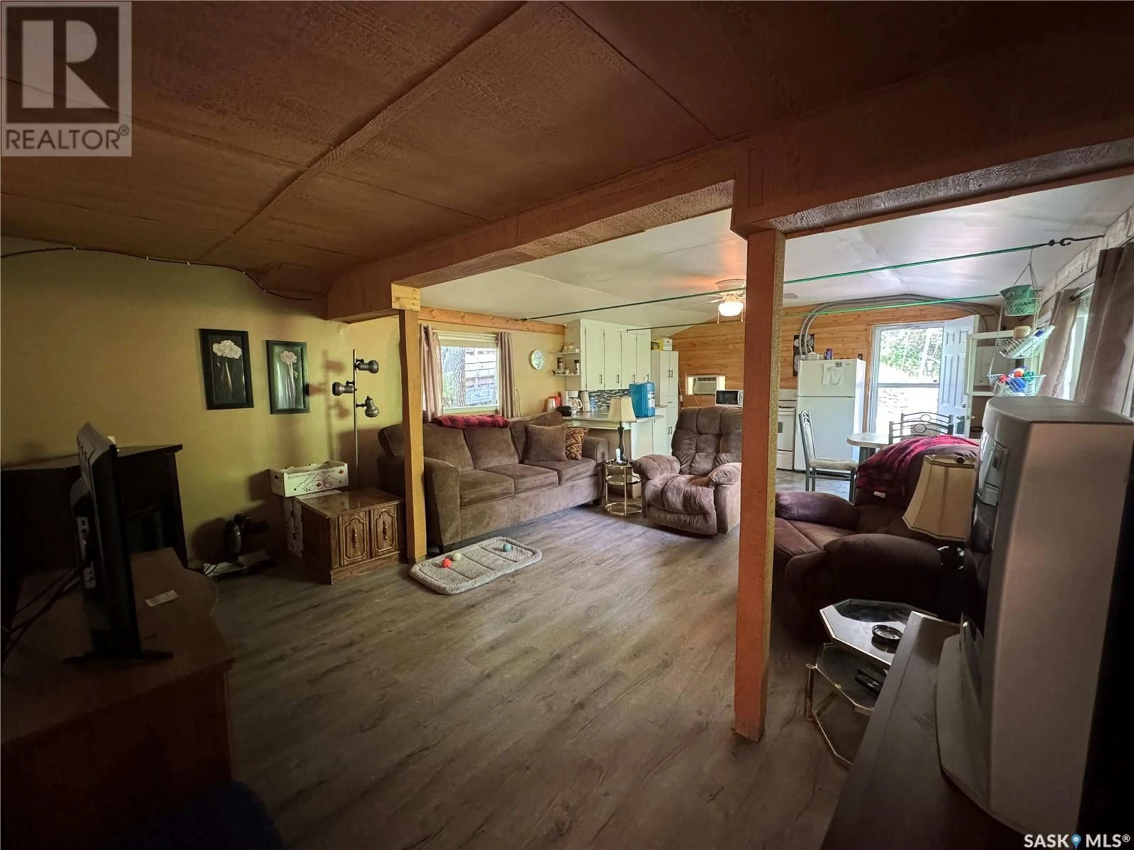 A pic of a room for 51 LAKEVIEW ROAD, Grandview Beach Saskatchewan S0G1C0