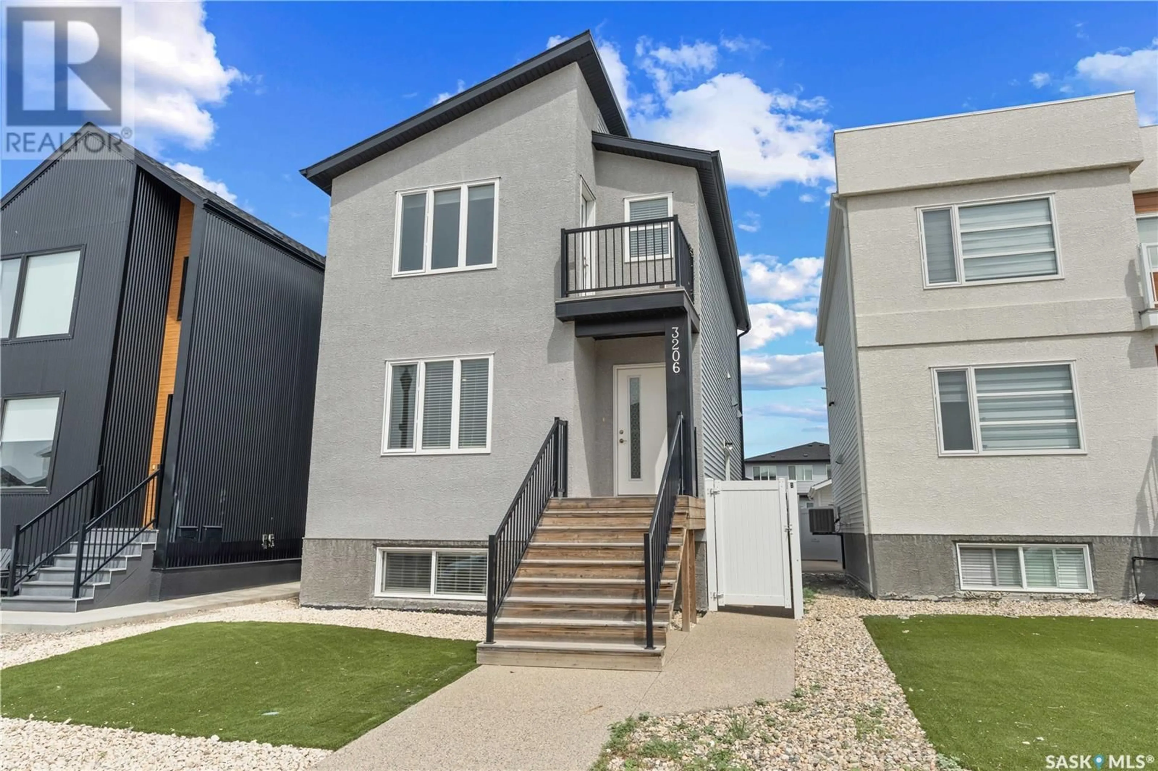 Home with vinyl exterior material, street for 3206 VALLEY GREEN WAY, Regina Saskatchewan S4V3R1