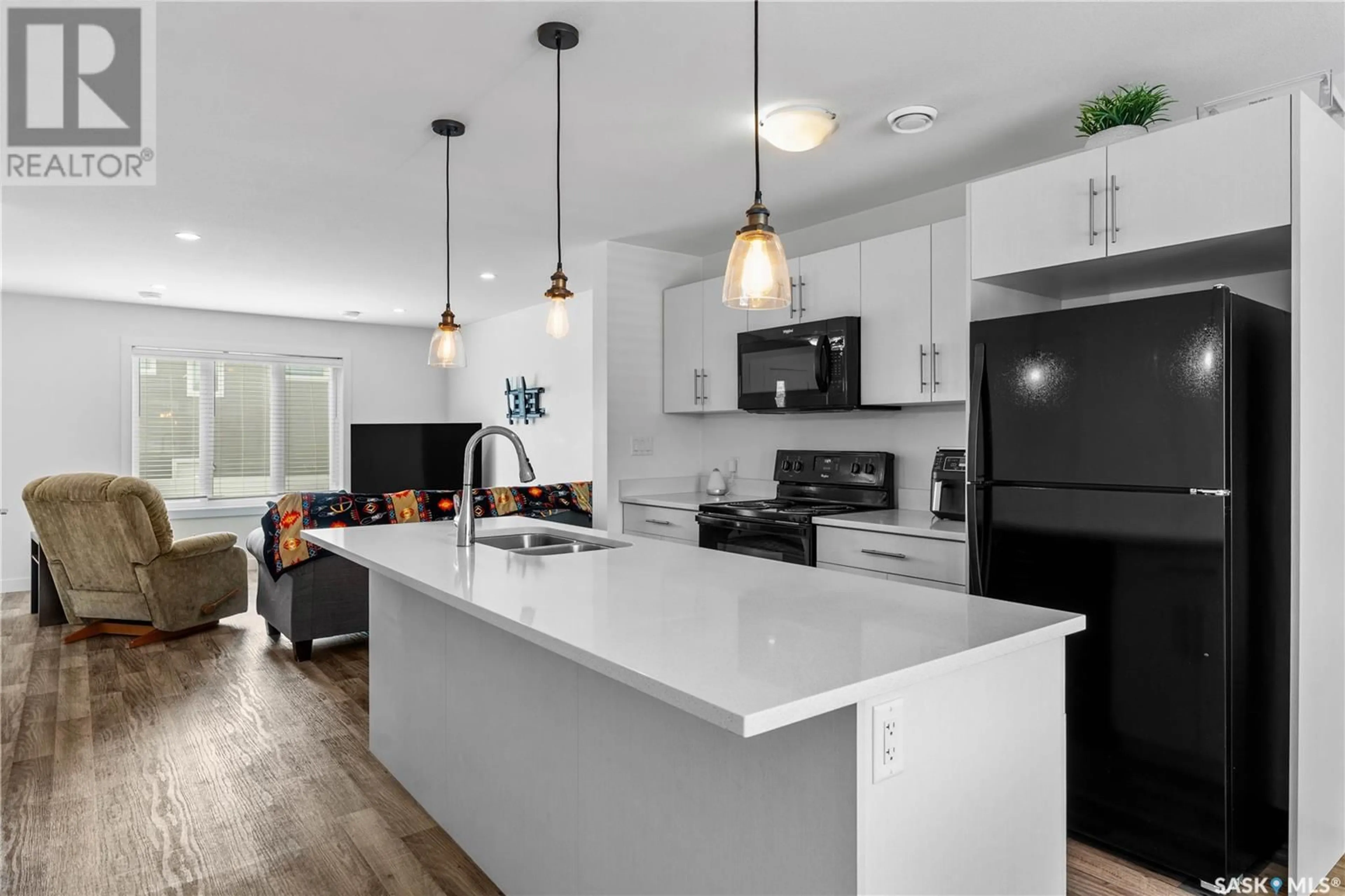 Open concept kitchen, unknown for 3206 VALLEY GREEN WAY, Regina Saskatchewan S4V3R1