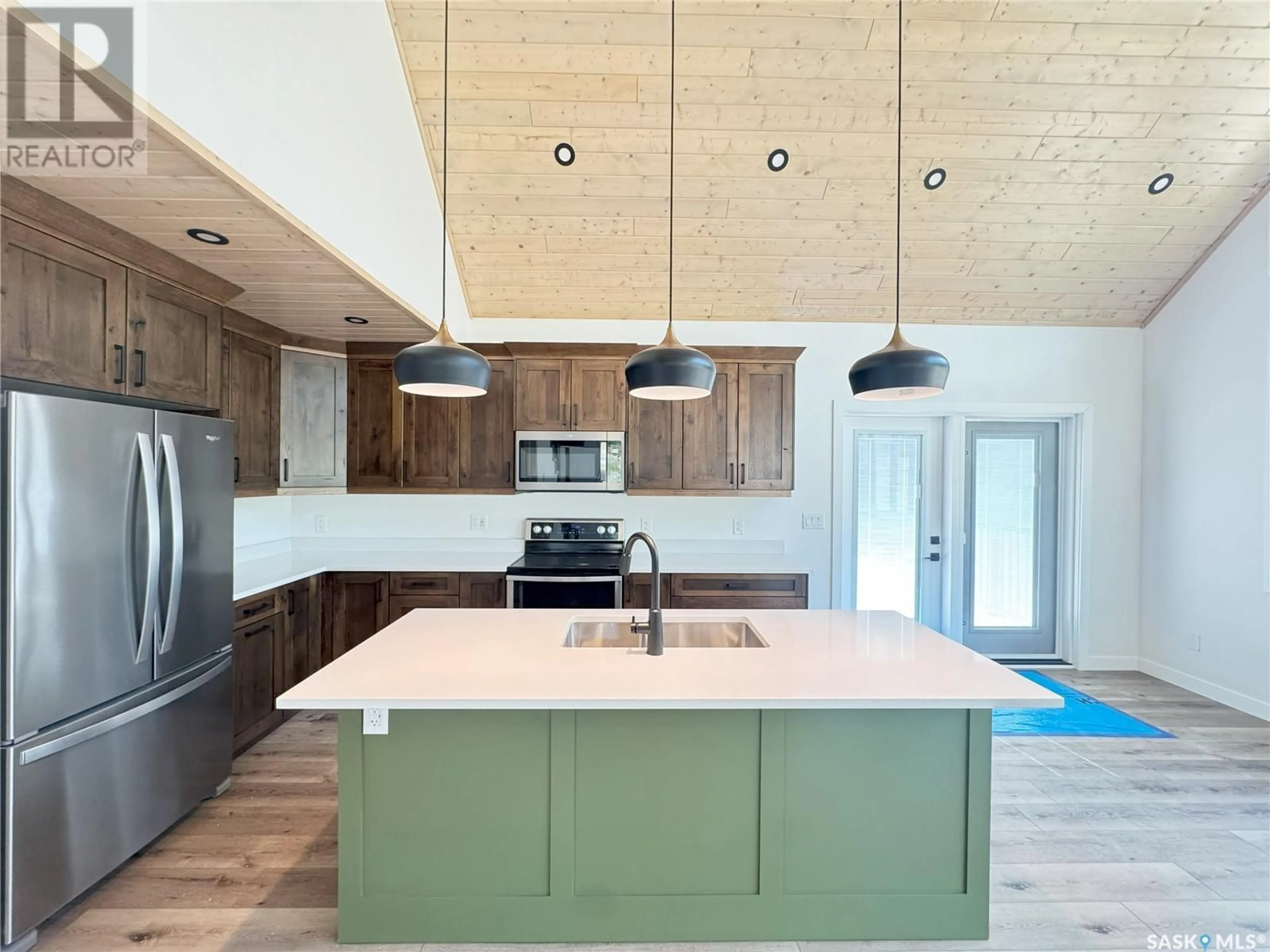 Open concept kitchen, unknown for MCPHEE LAKE-WAPITI DEVELOPMENT, Lakeland Rm No. 521 Saskatchewan S0J0N0